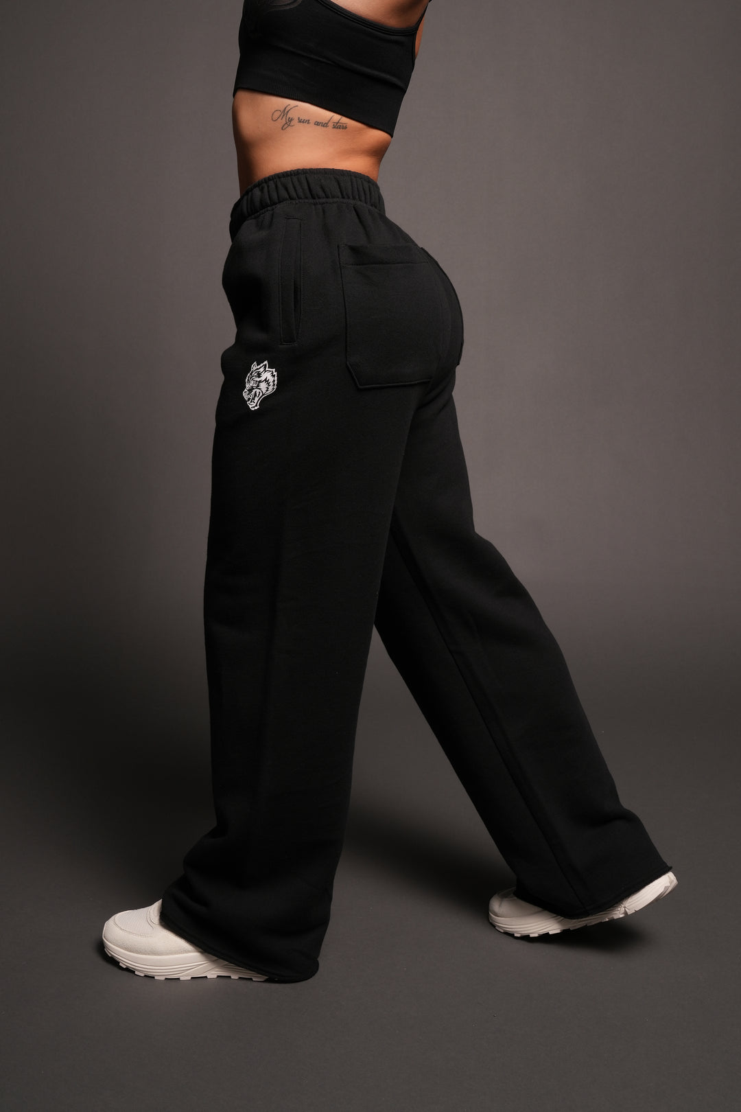 Dual Yara Pleated Sweat Pants In Black