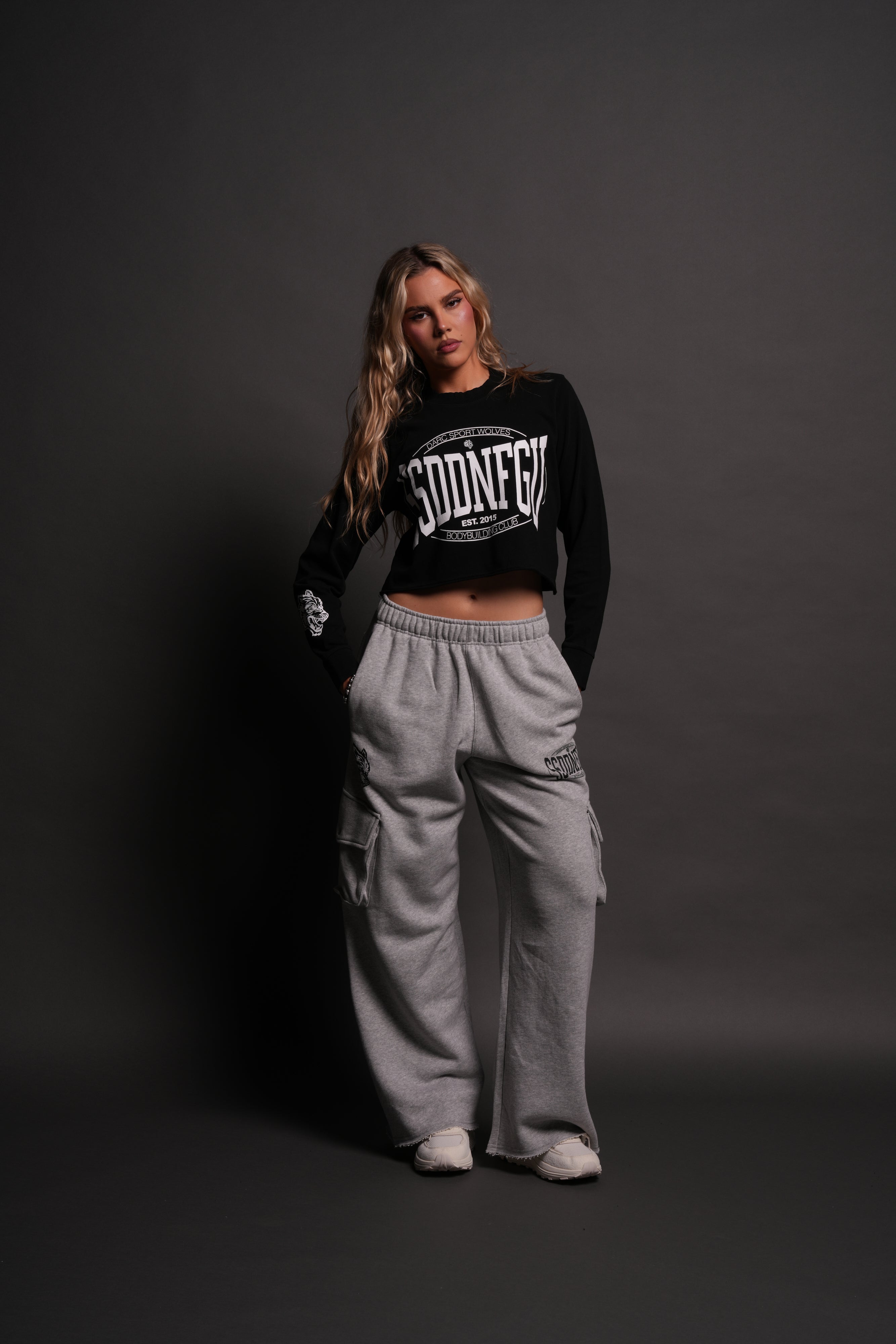 SSDDNFGU FRVR "Premium" Cropped L/S Tee in Black