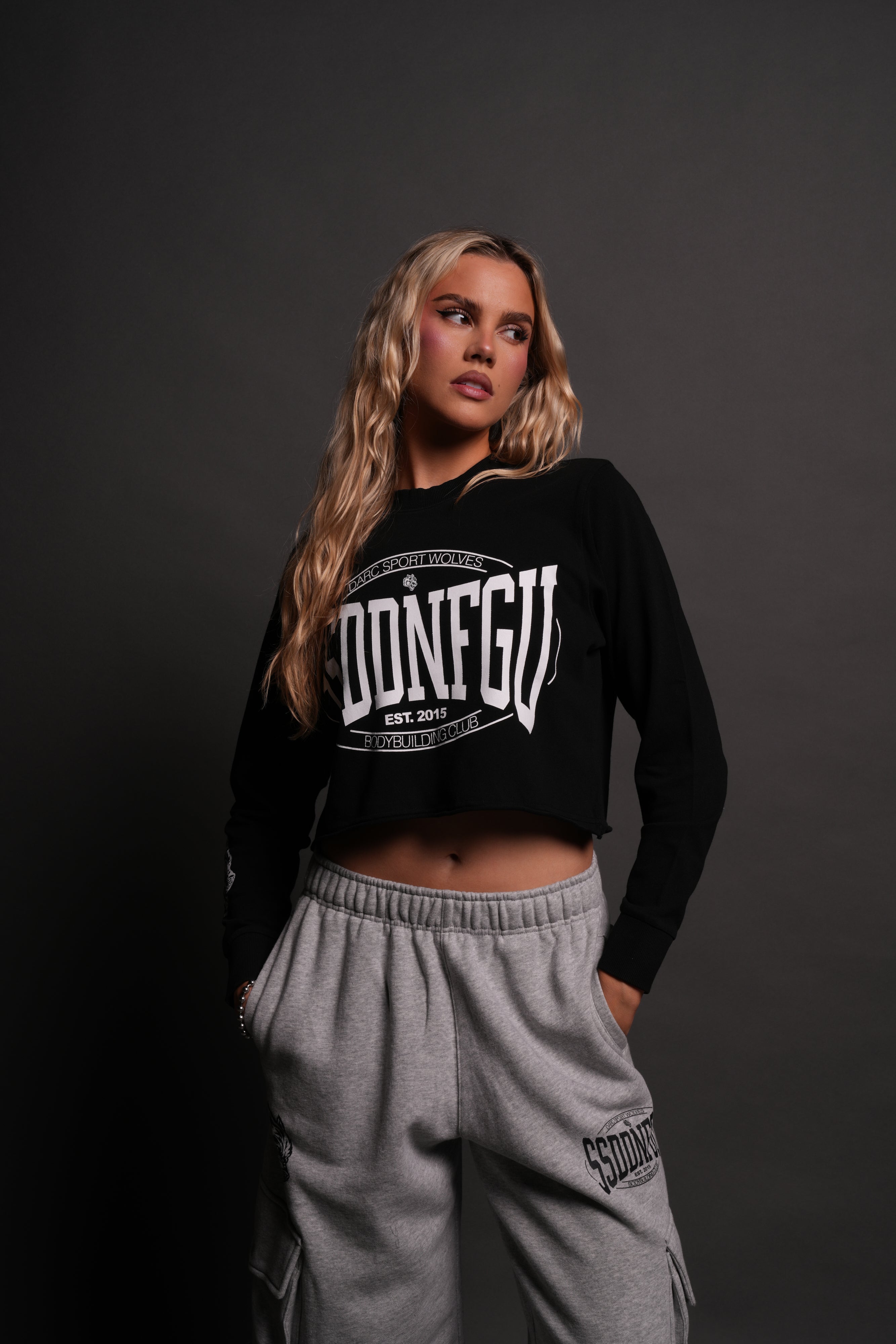 SSDDNFGU FRVR "Premium" Cropped L/S Tee in Black