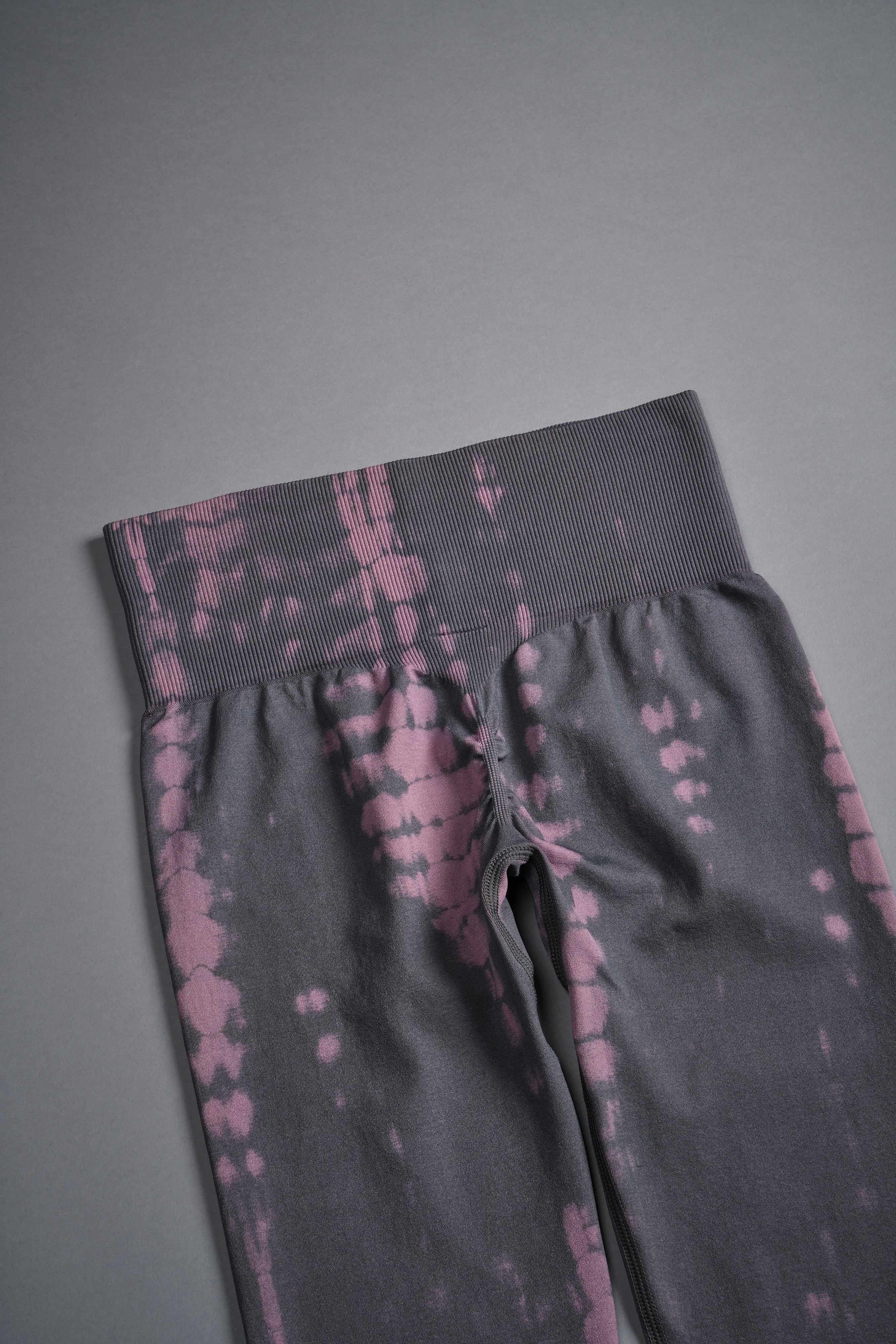 Hesh V3 "Everson Seamless" Scrunch Leggings in Cipher Purple Serpent