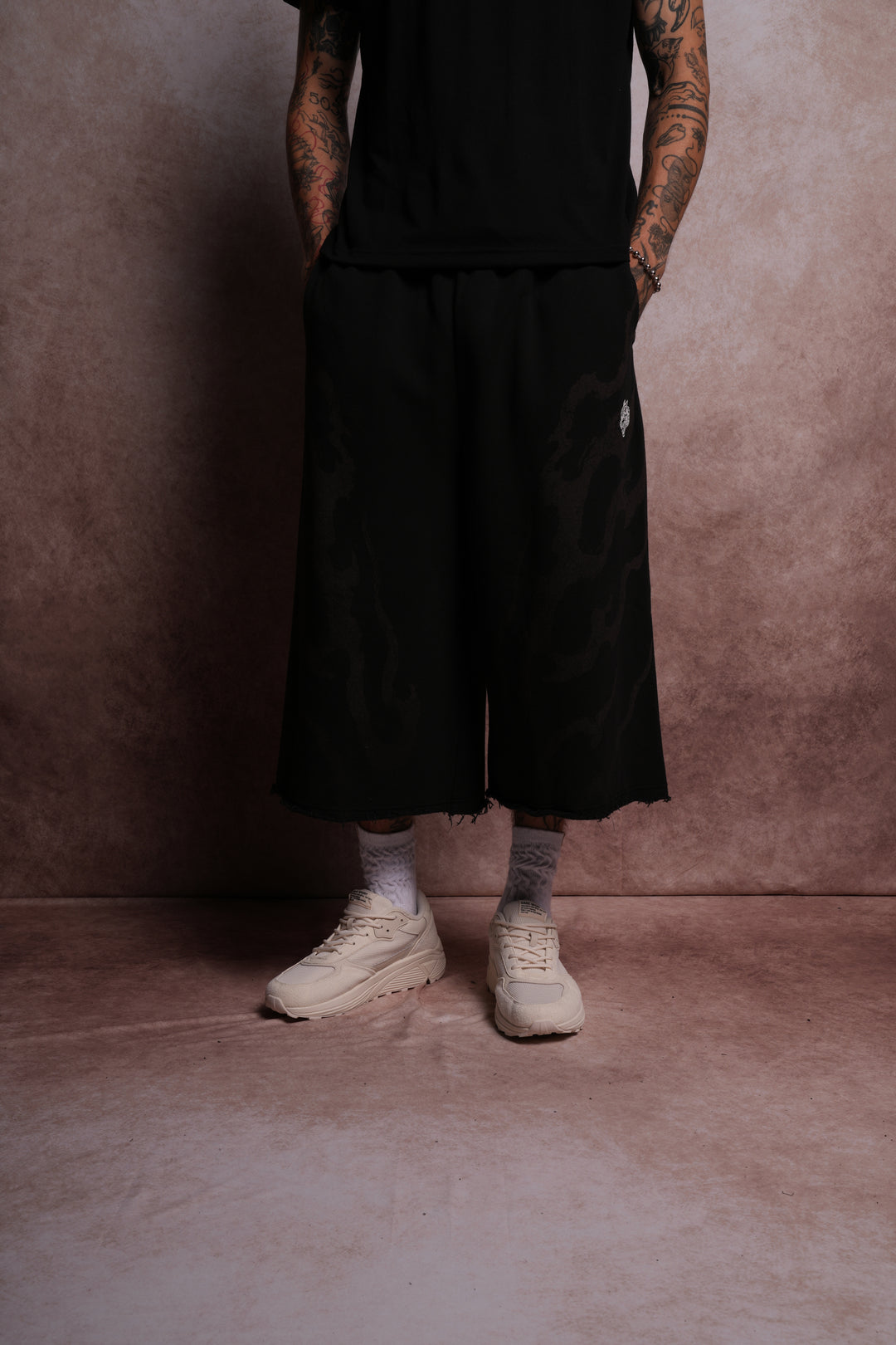 Darc Infernal Oversized Omen Cropped Sweat Pants in Black