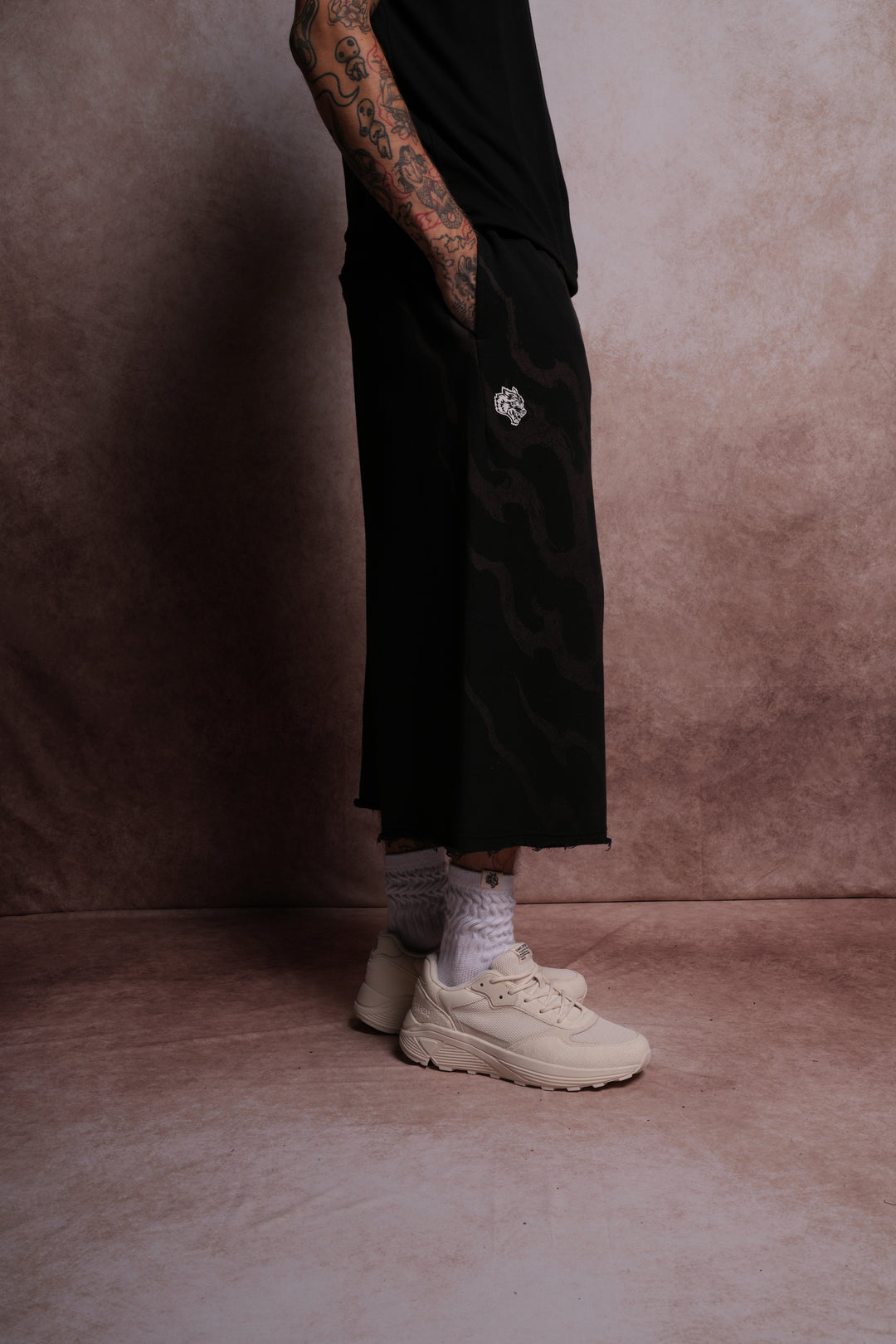 Darc Infernal Oversized Omen Cropped Sweat Pants in Black