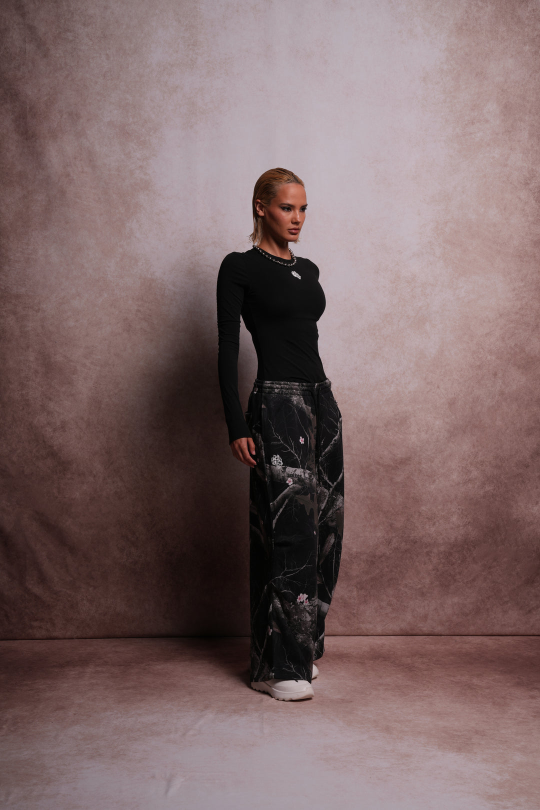 Dual Wolf Mia Sweat Pants in Darc Blossom Woodland Camo