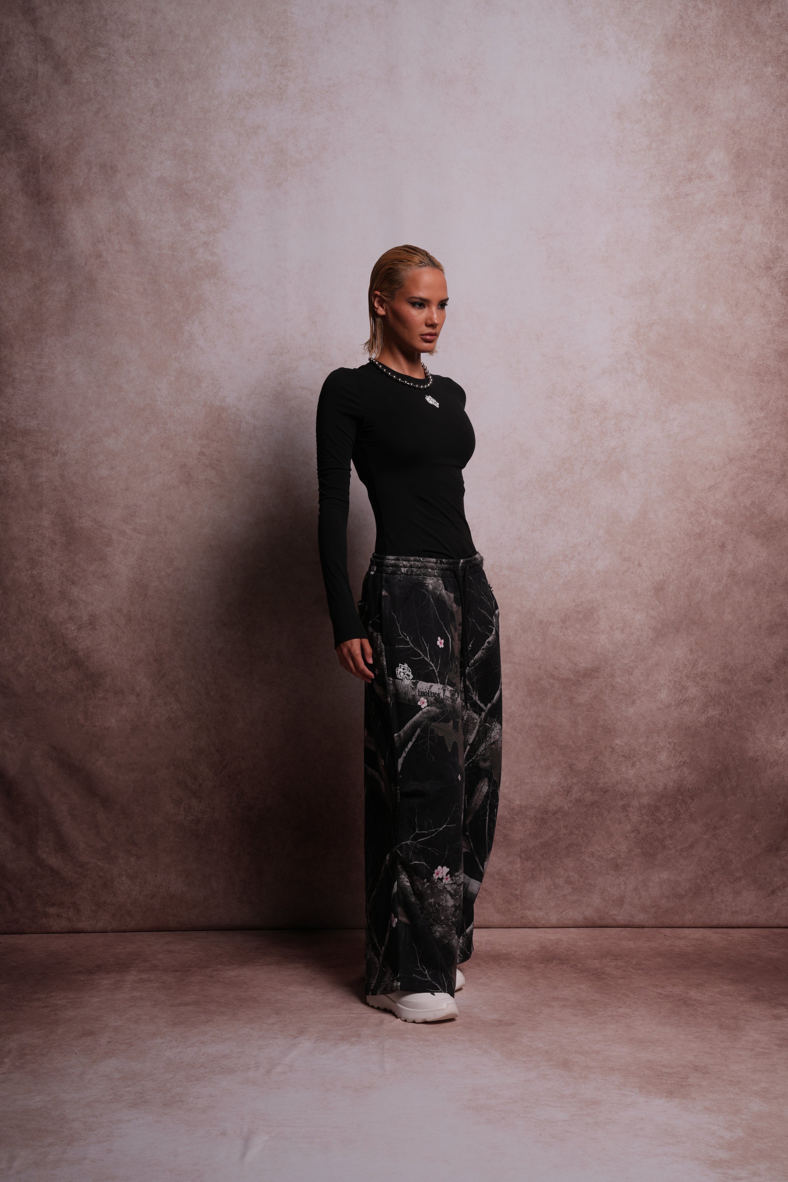 Dual Wolf Mia Sweat Pants in Darc Blossom Woodland Camo
