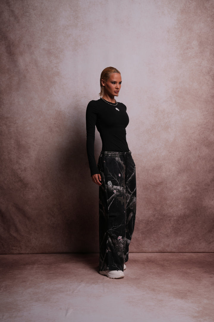 Dual Wolf Mia Sweat Pants in Darc Blossom Woodland Camo