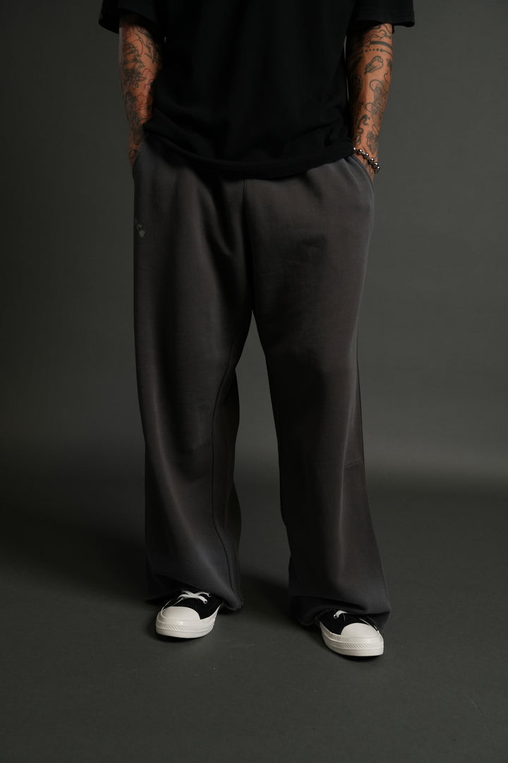 Darc Wandering Moaty Sweat Pants in Wolf Gray Drift Wash