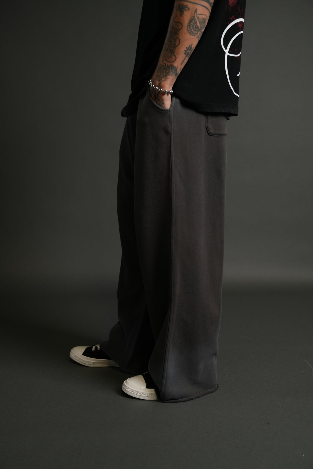 Darc Wandering Moaty Sweat Pants in Wolf Gray Drift Wash