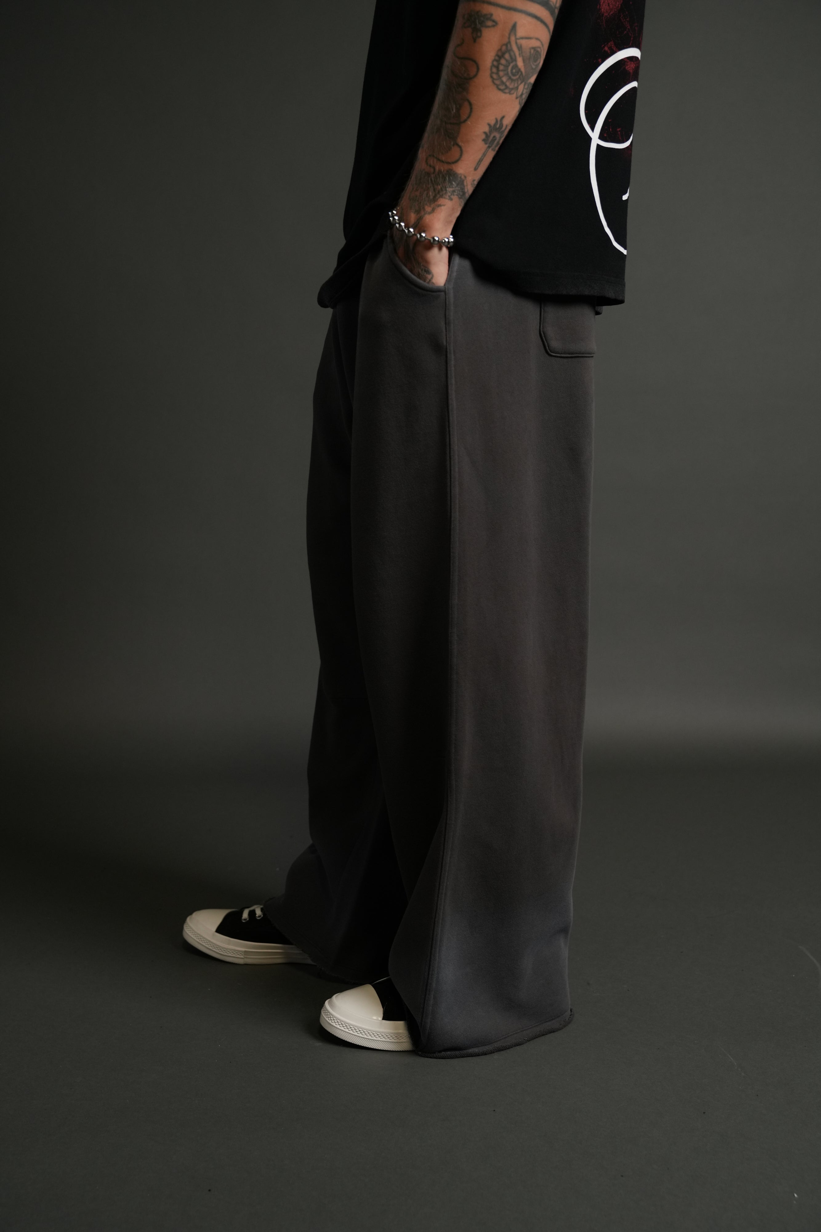 Darc Wandering Moaty Sweat Pants in Wolf Gray Drift Wash