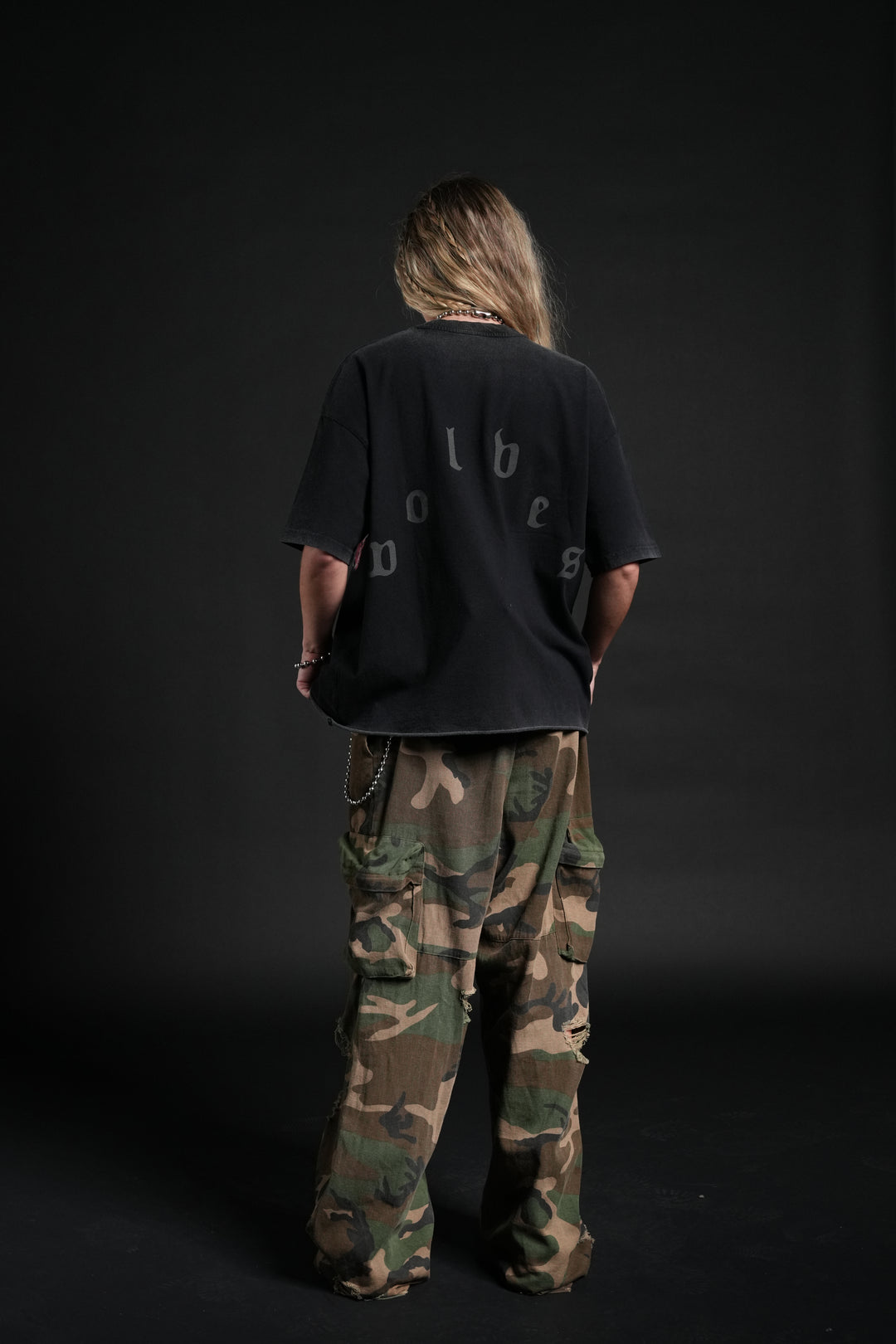 Sith Inferno Grunge Mid Length Raw Hem Tee in Black