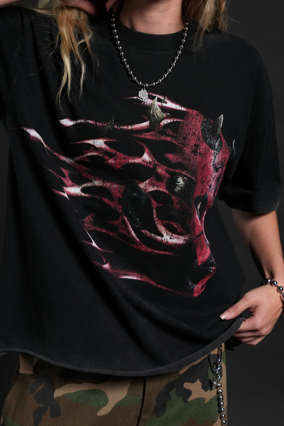 Sith Inferno Grunge Mid Length Raw Hem Tee in Black