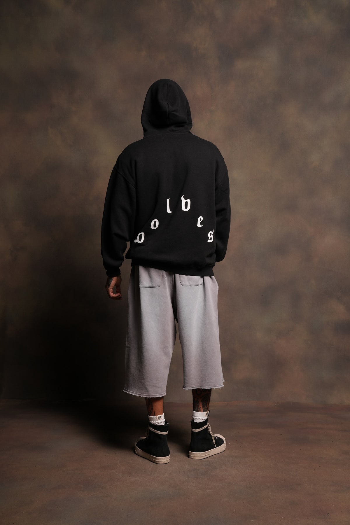 Dama De Las Rosas Bishop Hoodie In Black