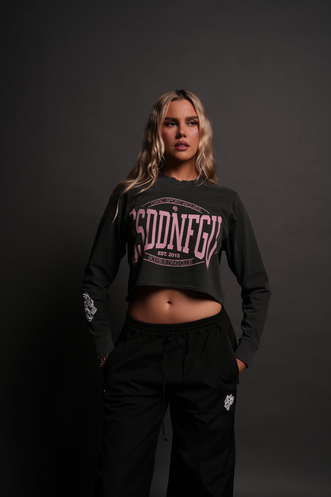 SSDDNFGU FRVR "Premium" Cropped L/S Tee in Wolf Gray