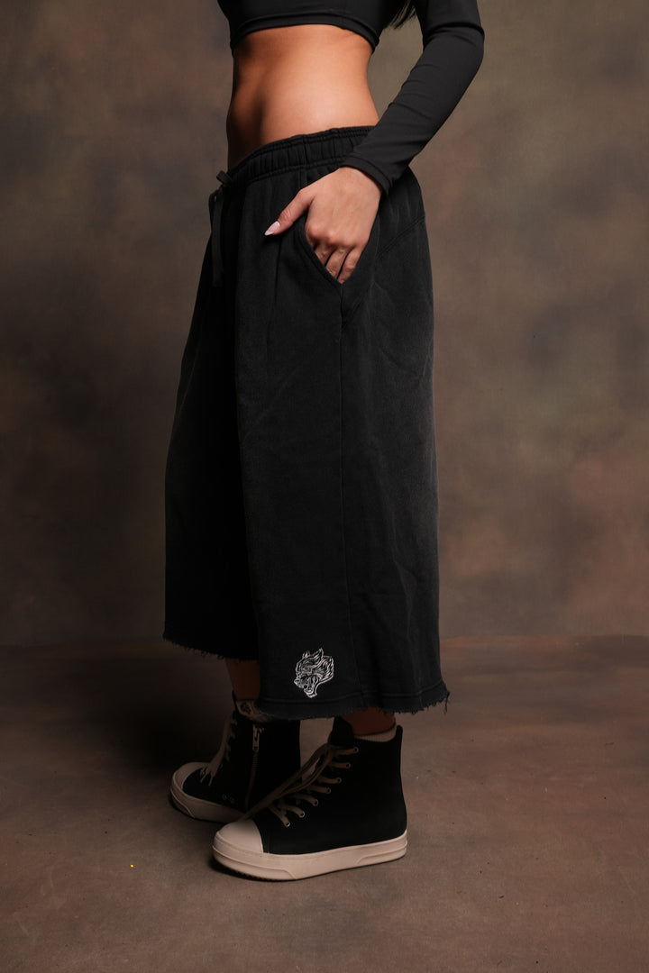 Dual Wolf She Capri Sweat Pants In Black Super Sun Fade