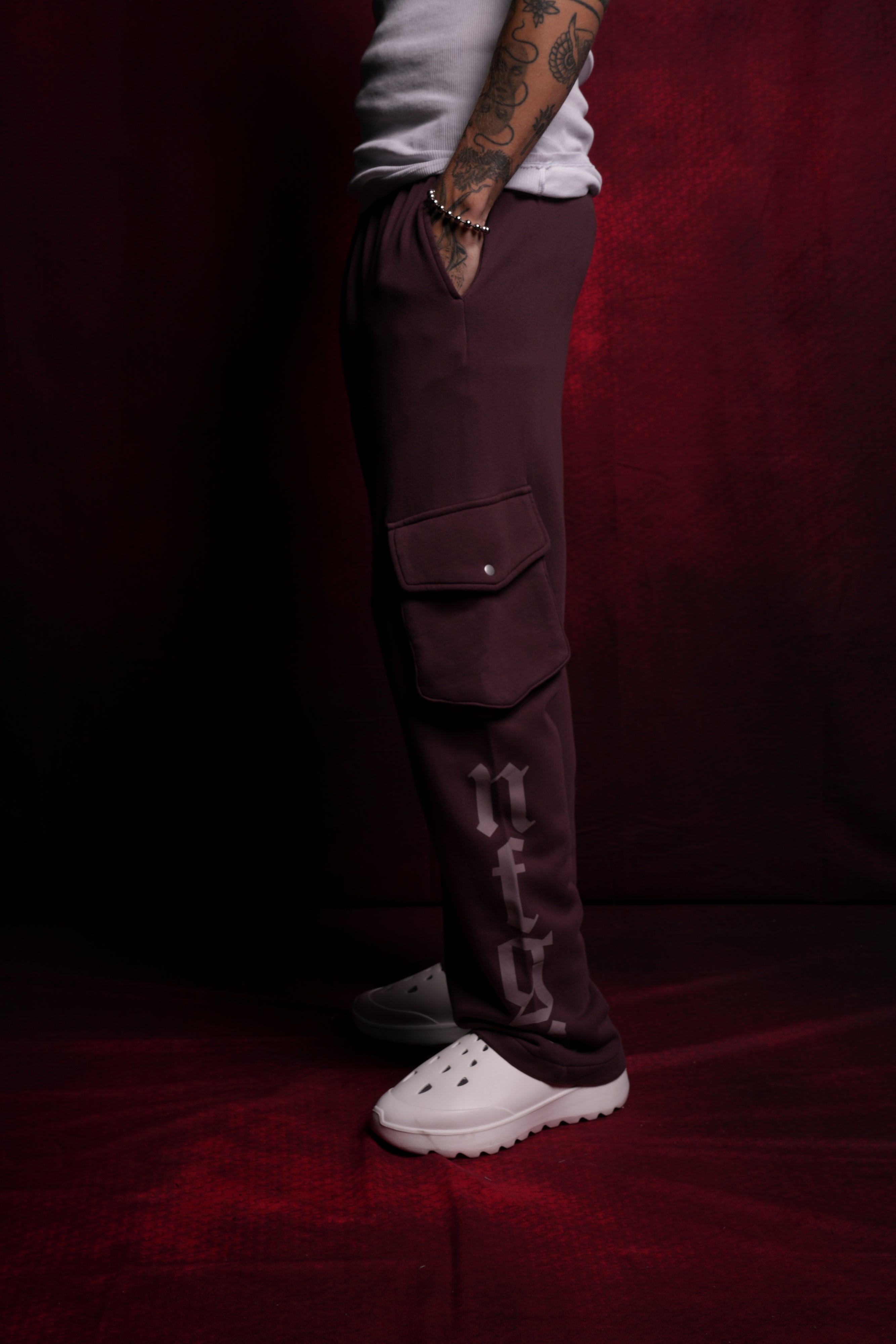 Our Mantra Bigelow Cargo Sweat Pants in Darc Purple – DarcSport