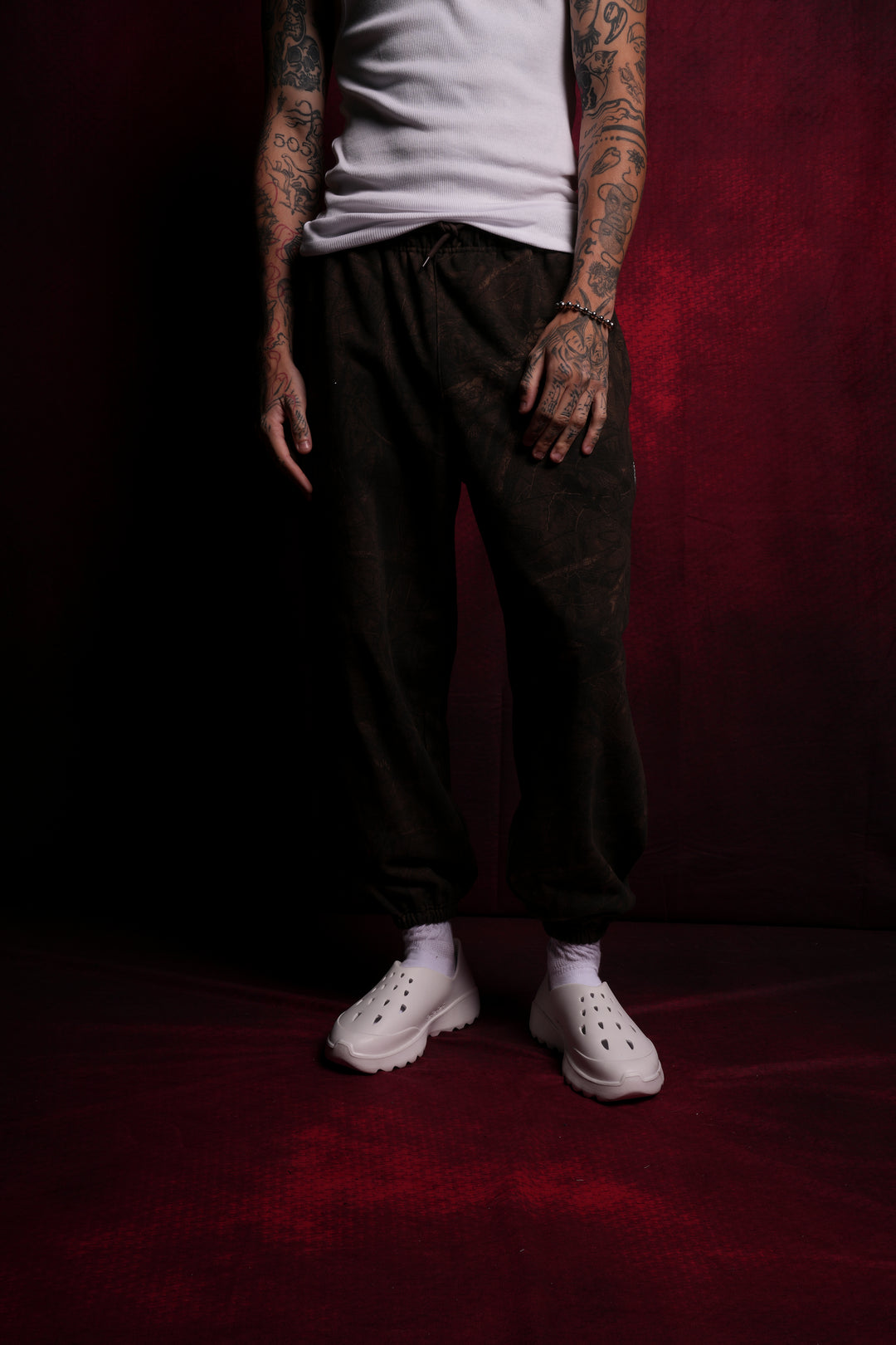Dual Lounger Sweat Pants in Brown Driftwood Forest Camo
