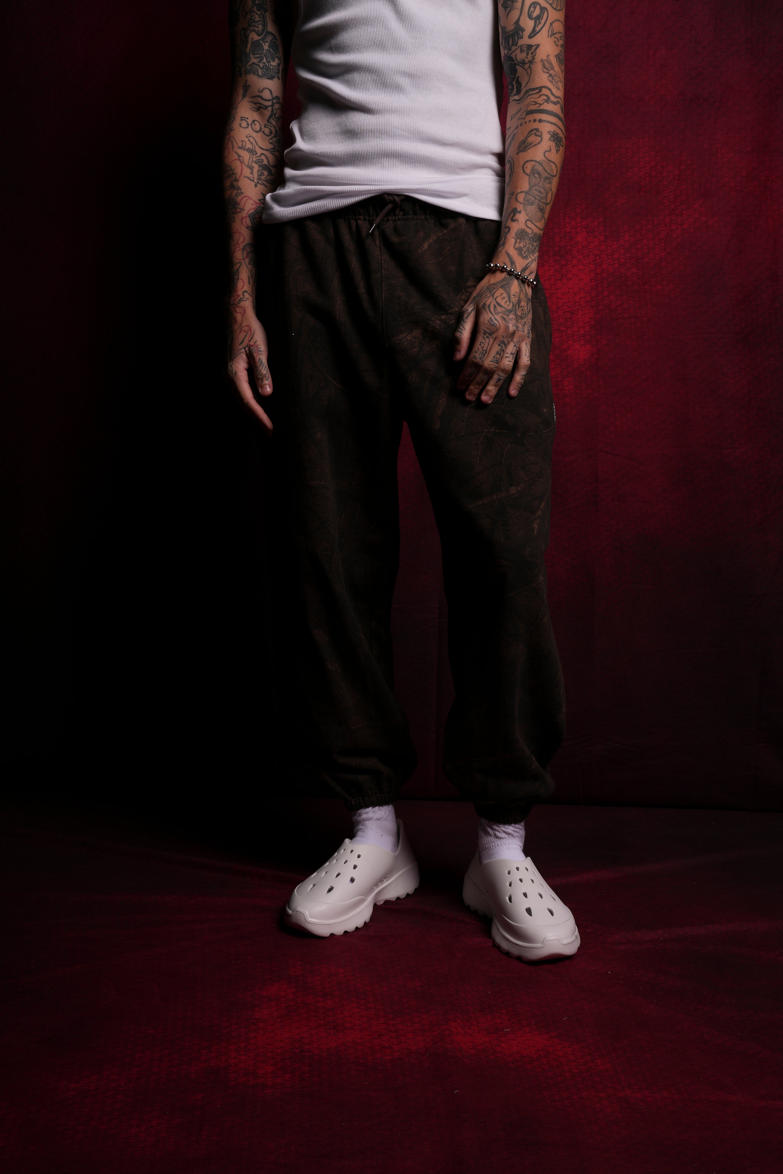 Dual Lounger Sweat Pants in Brown Driftwood Forest Camo