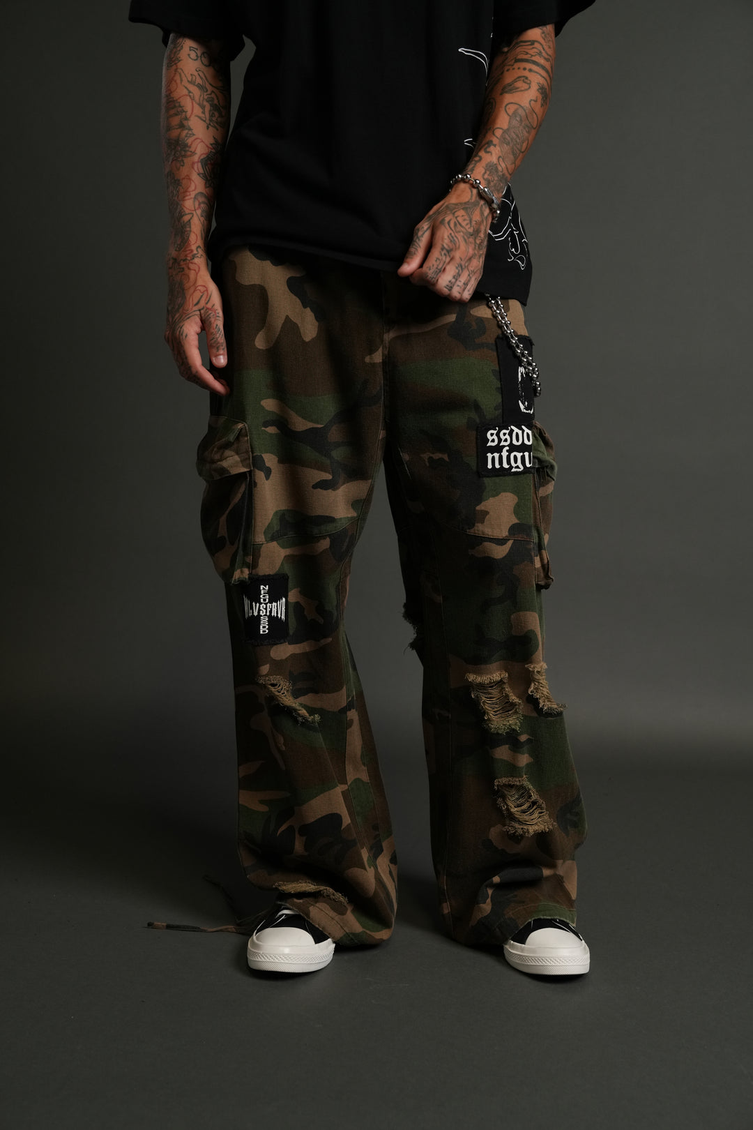 Patched Wolf Chopper Duke Cargo Pants in Woodland Camo