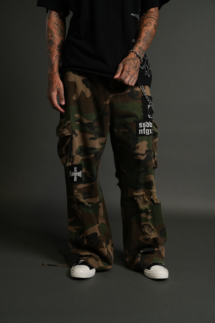 Patched Wolf Chopper Duke Cargo Pants in Woodland Camo