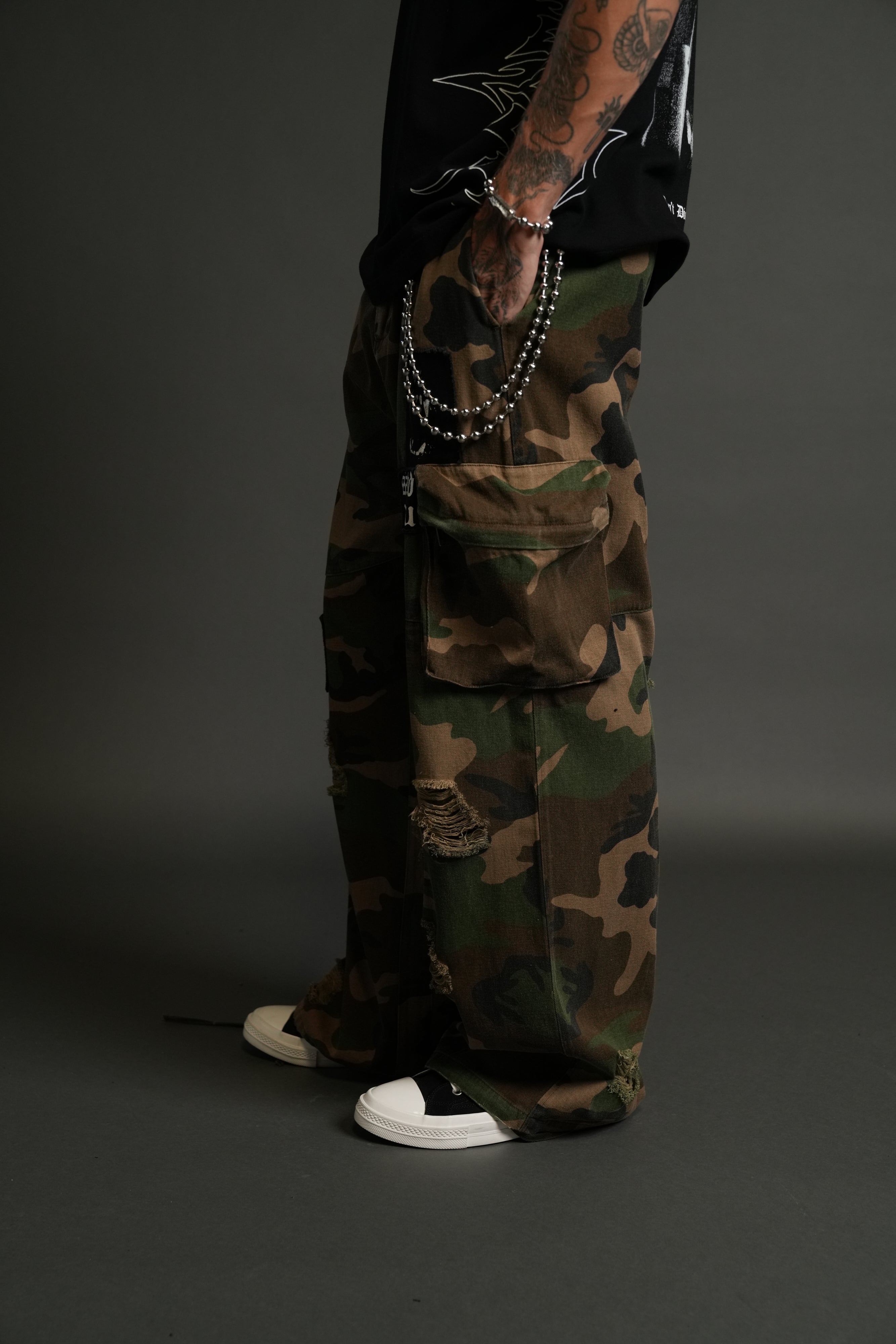 Patched Wolf Chopper Duke Cargo Pants in Woodland Camo