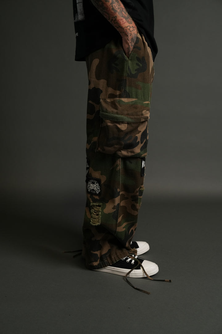 Patched Wolf Chopper Duke Cargo Pants in Woodland Camo