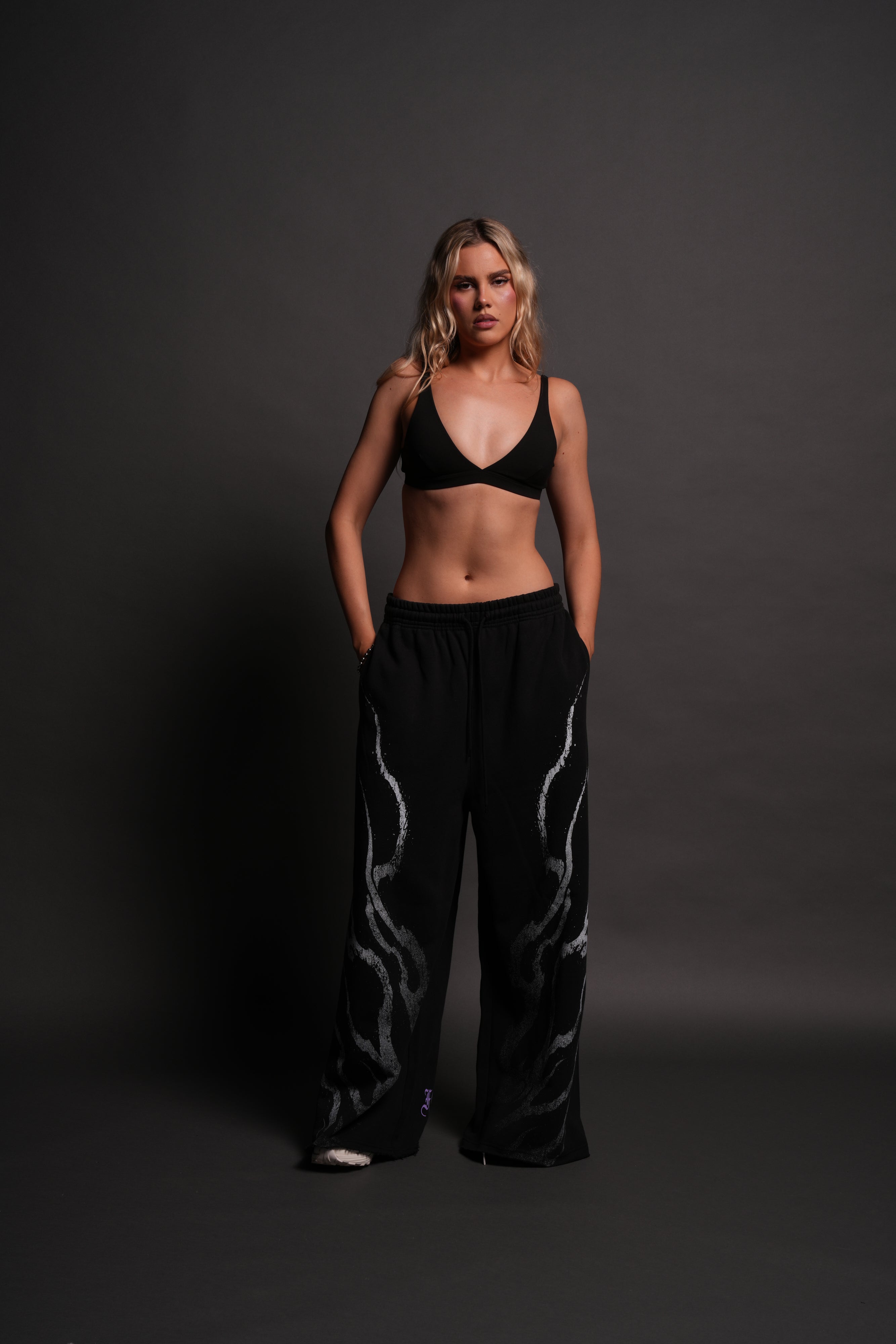 Darc Flame Oversized Omen Sweat Pants in Black