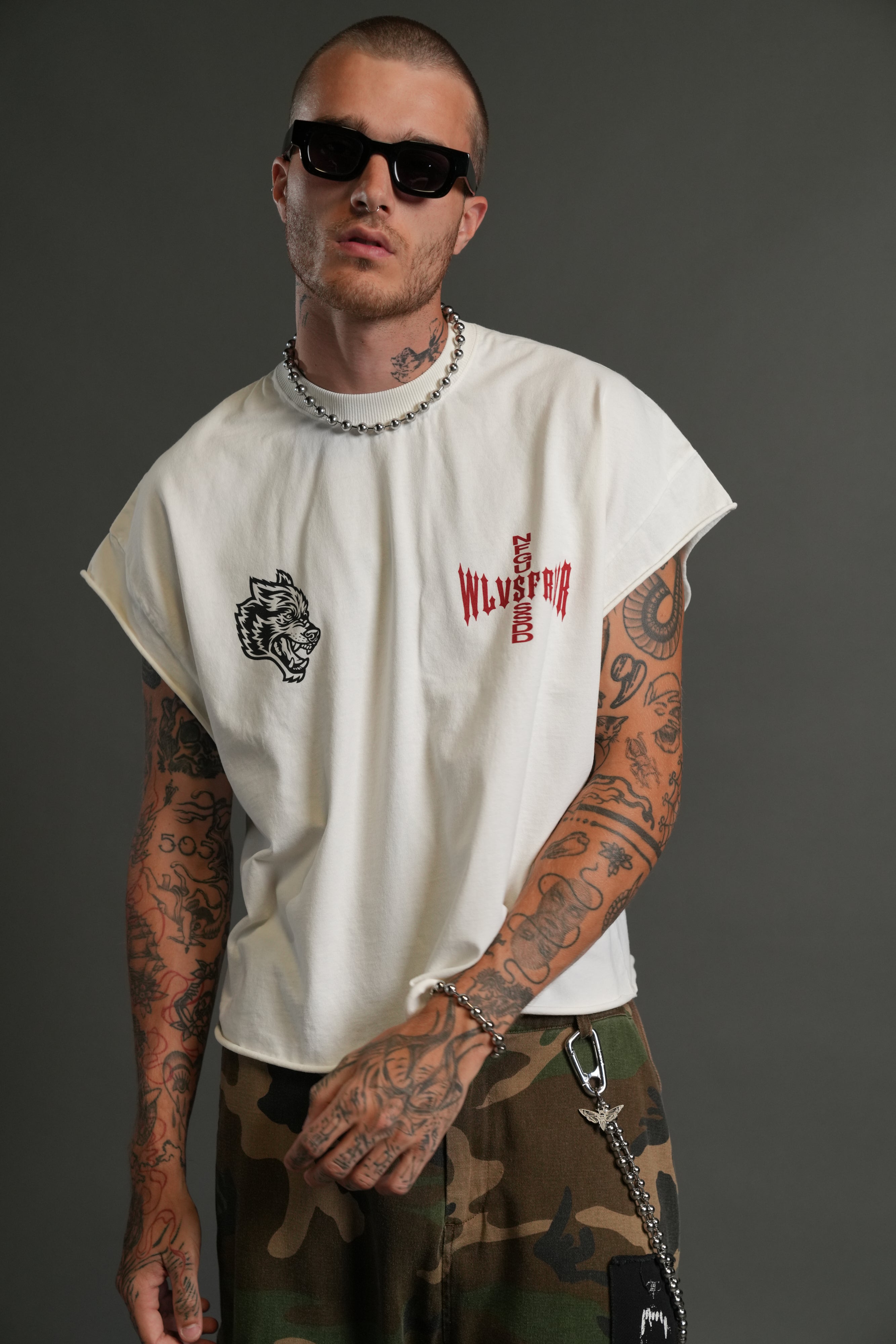 Born Darc Grunge Cut-Off Tee in Cream