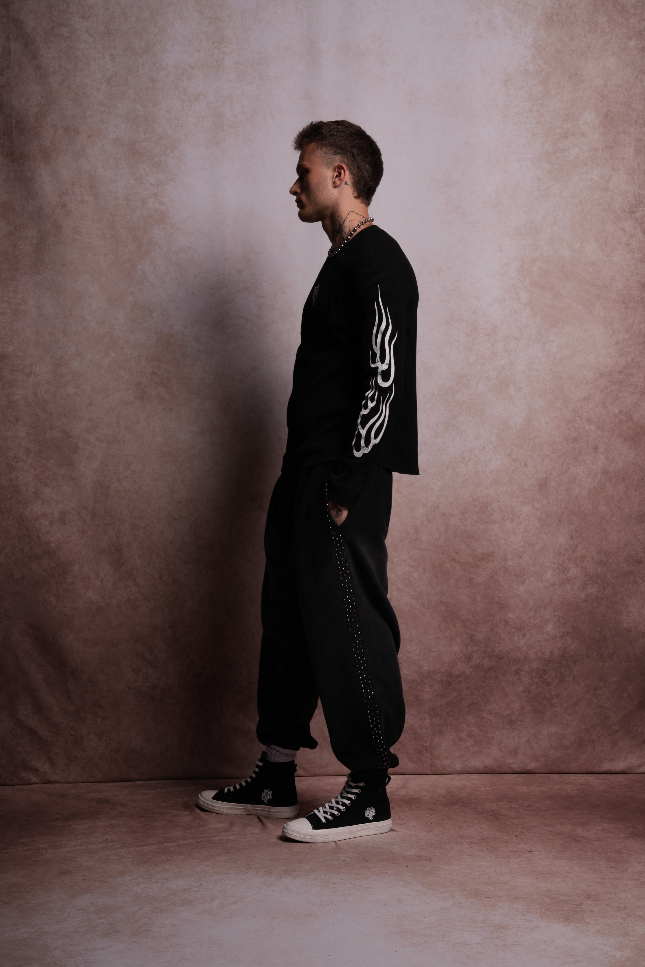 Wolves Flame Lightweight Thermal in Black