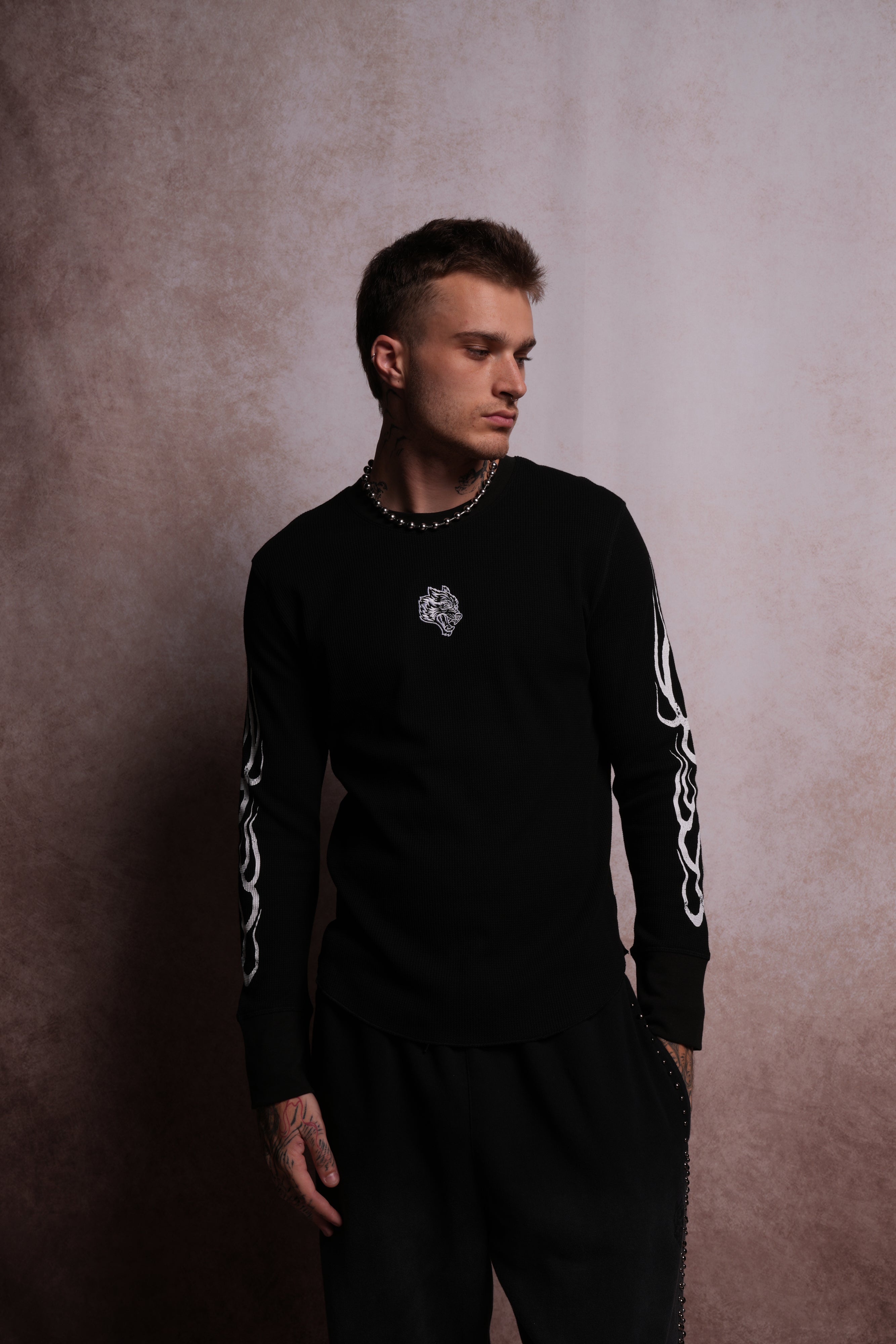Wolves Flame Lightweight Thermal in Black