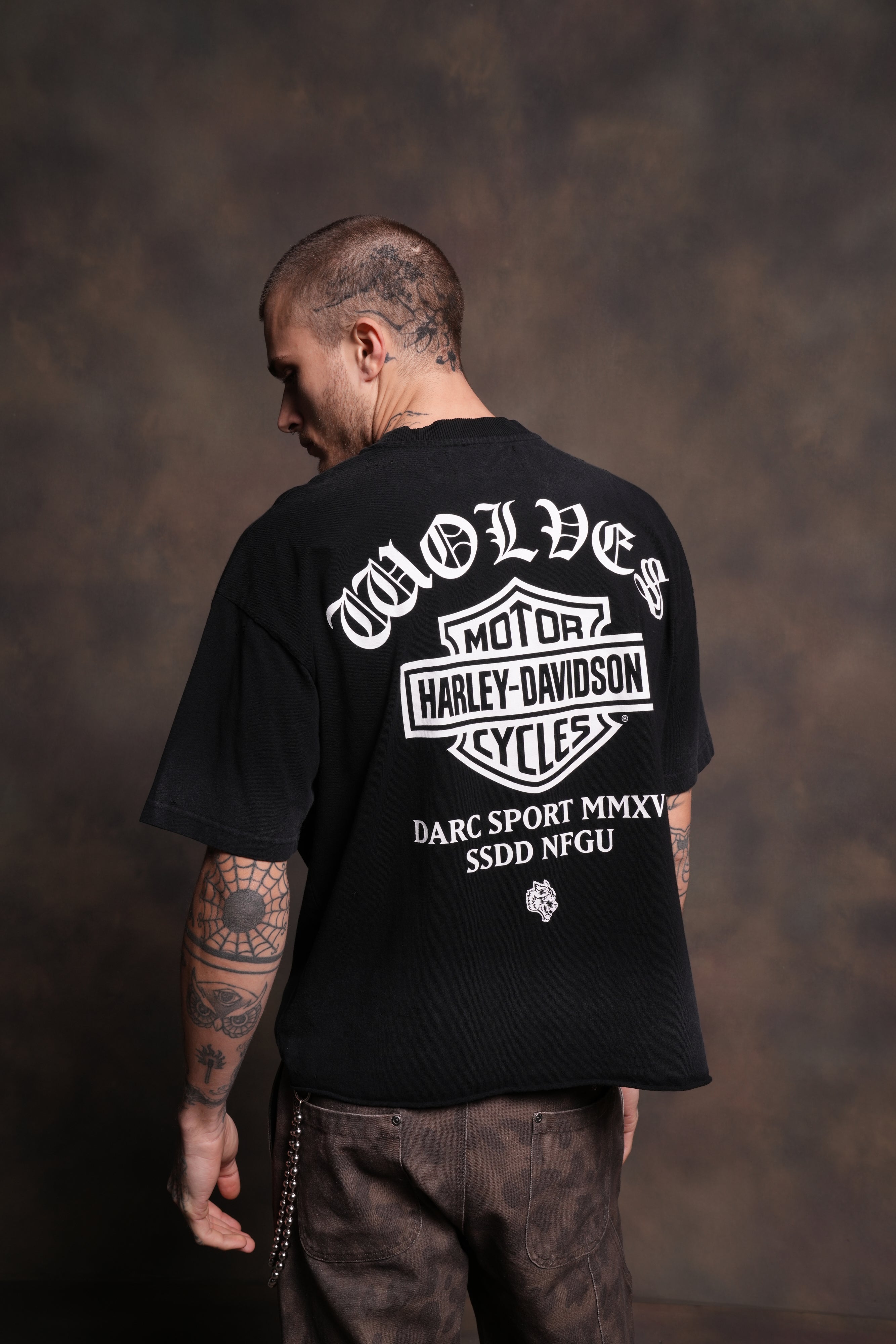 Harley-Davidson Wolves Distressed Grunge Mid-Length Raw Hem Tee in Black Drift Wash