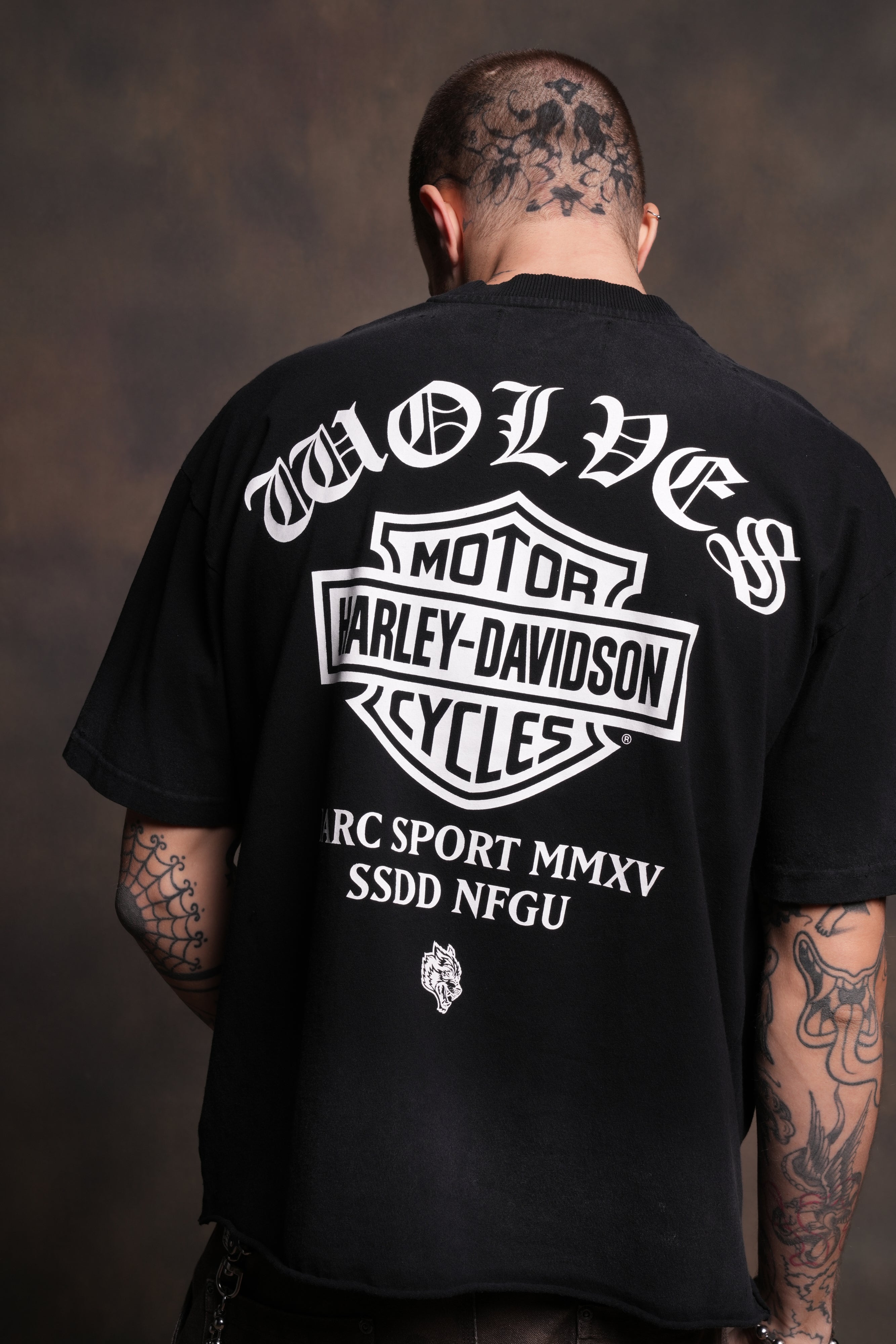 Harley-Davidson Wolves Distressed Grunge Mid-Length Raw Hem Tee in Black Drift Wash