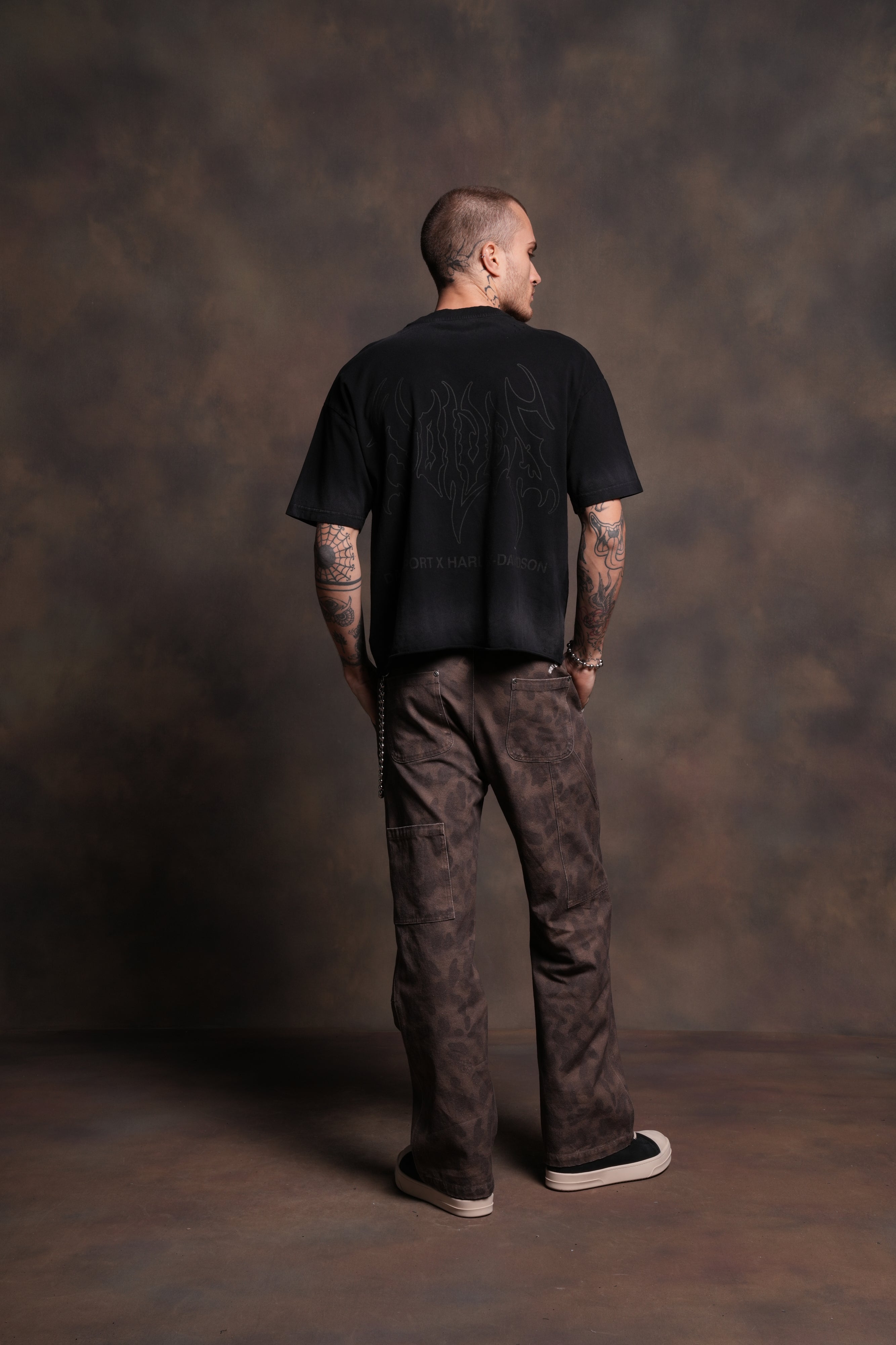 Darc Eagle Distressed Grunge Mid-Length Raw Hem Tee in Black Drift Wash