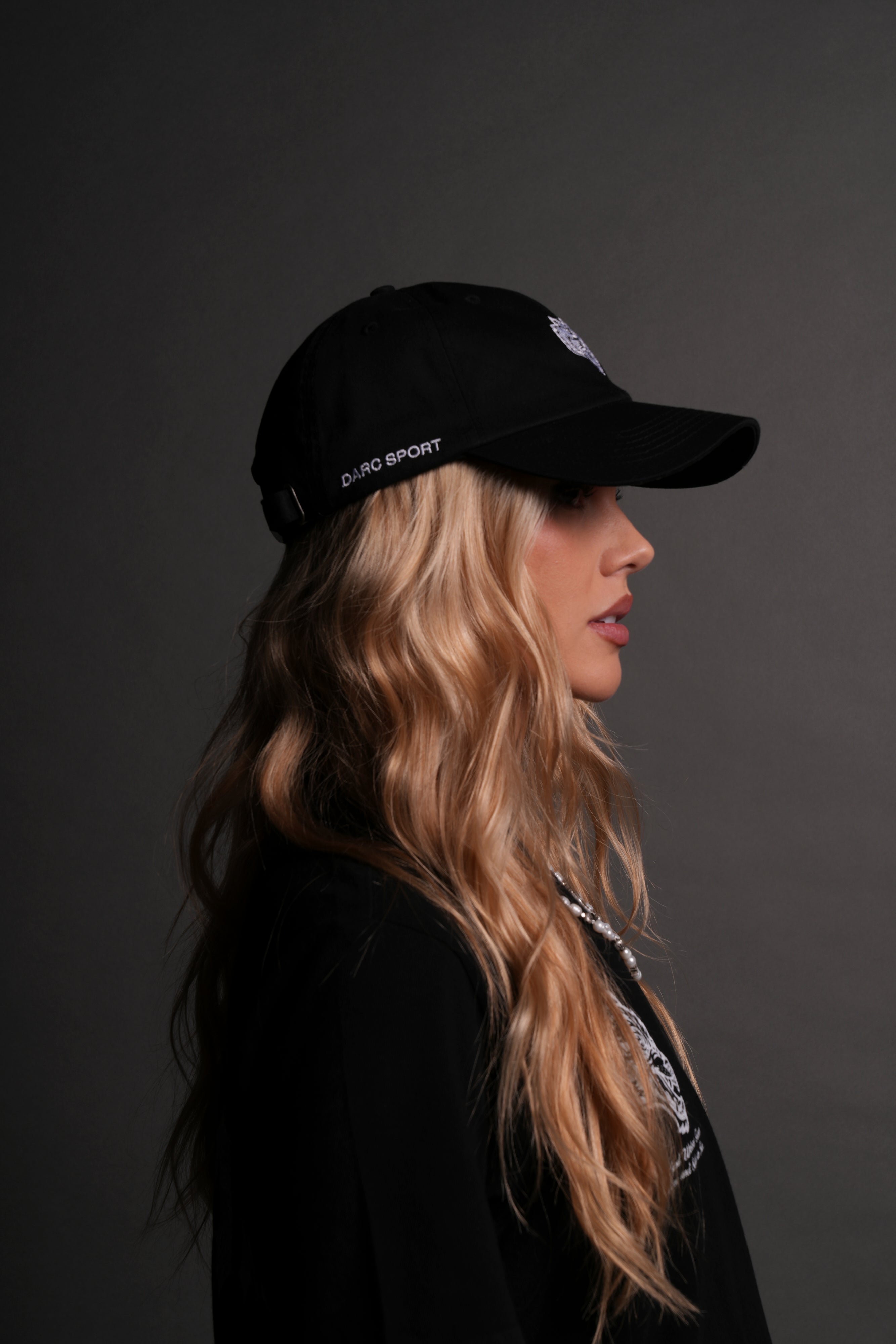お歳暮 人気 オシャレ V2 Head Wolf Dad DarcSport – Black in Hat 帽子