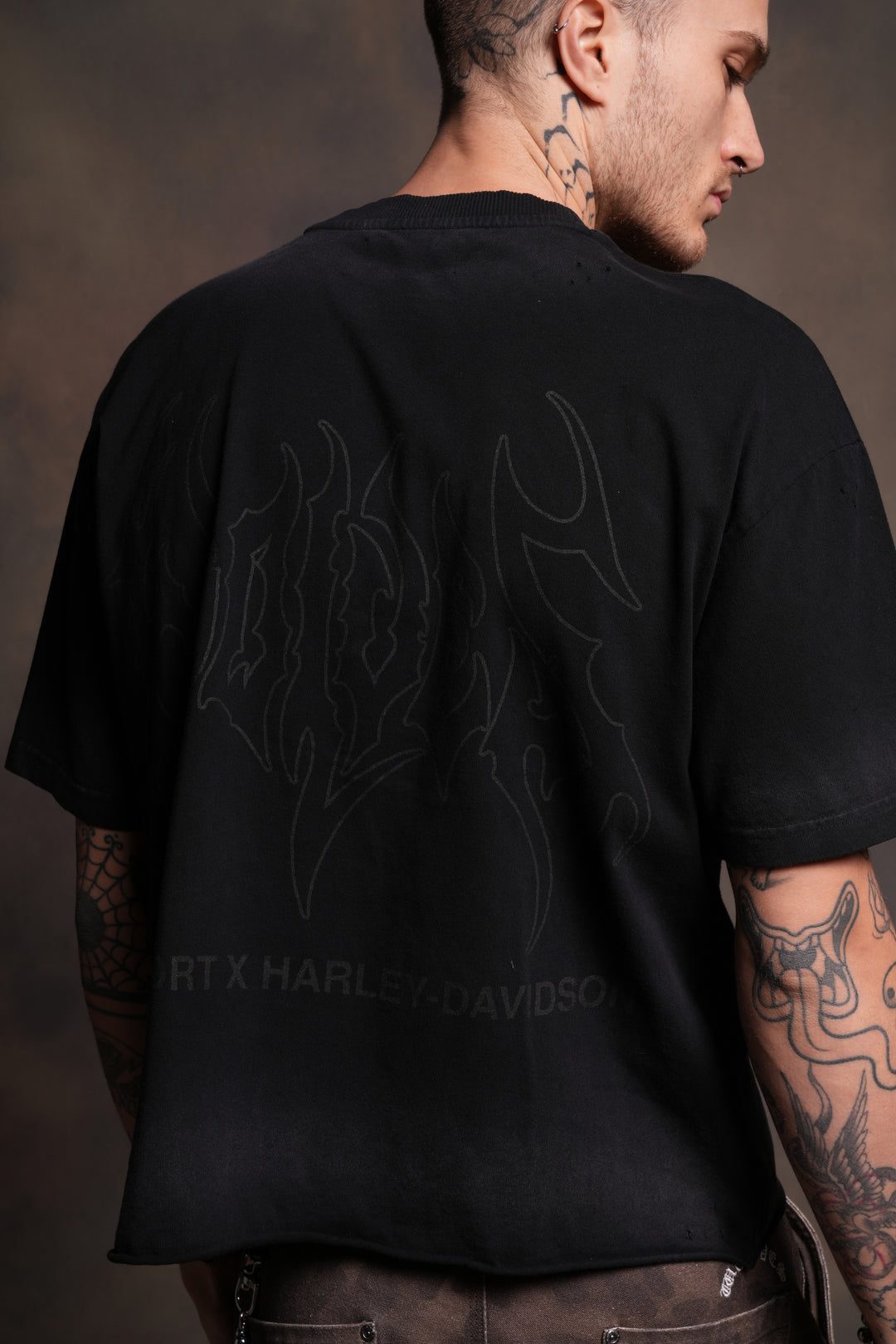 Darc Eagle Distressed Grunge Mid-Length Raw Hem Tee in Black Drift Wash