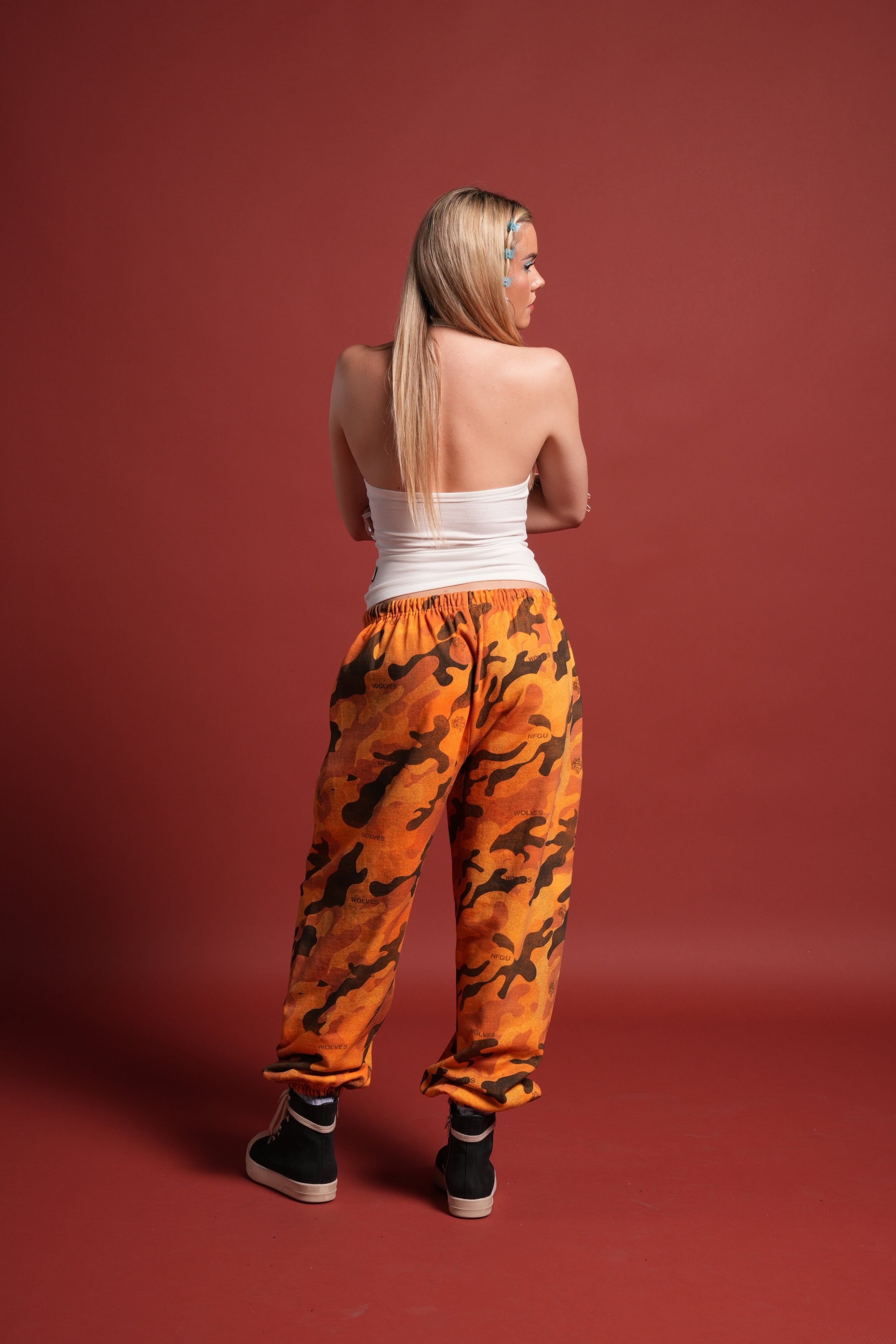 Dual Wolf Unisex Lounger Sweat Pants in DSVD Orange Camo