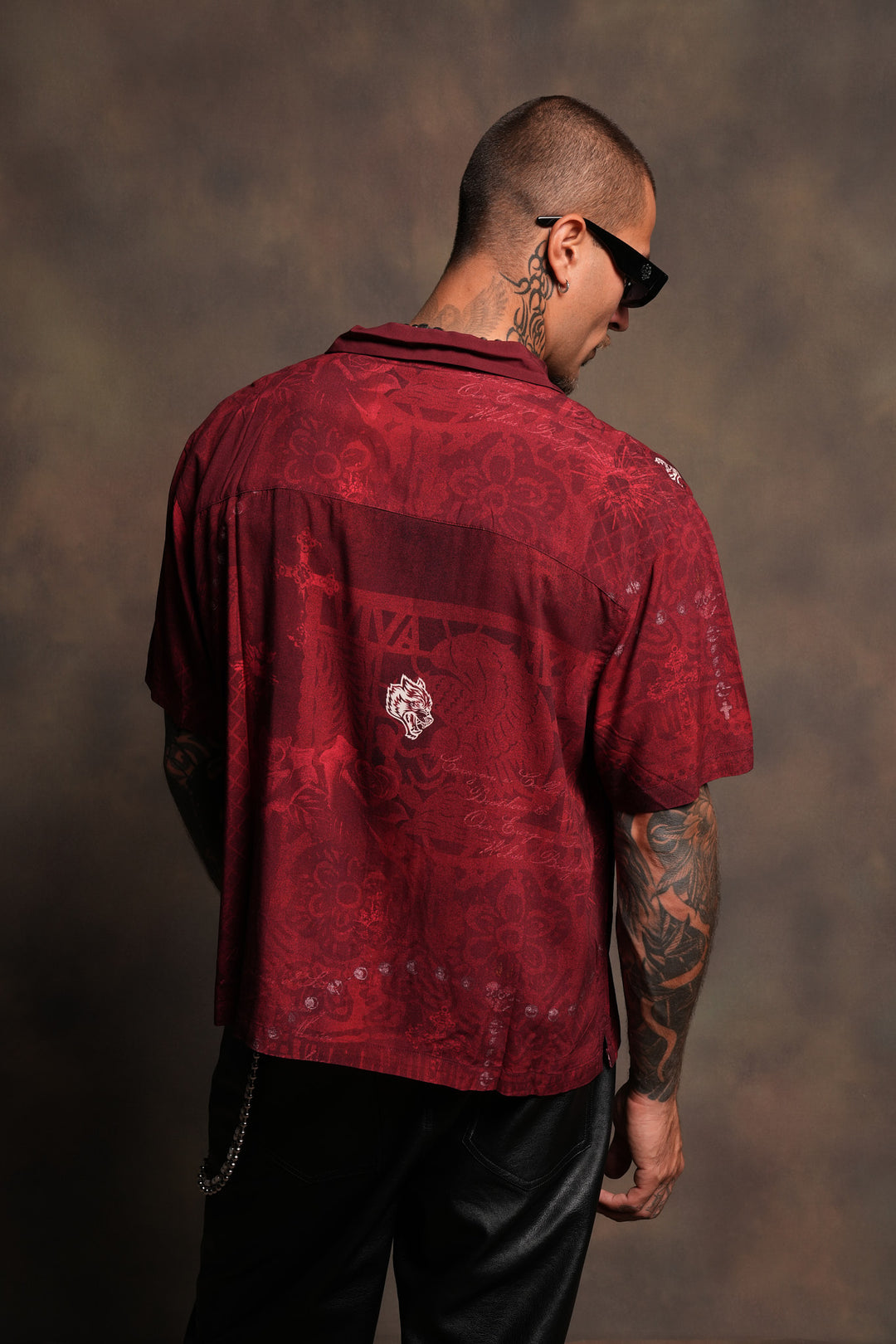 Wolves Pyramid Romero Mid Length Button Up In Rosas De Sangre