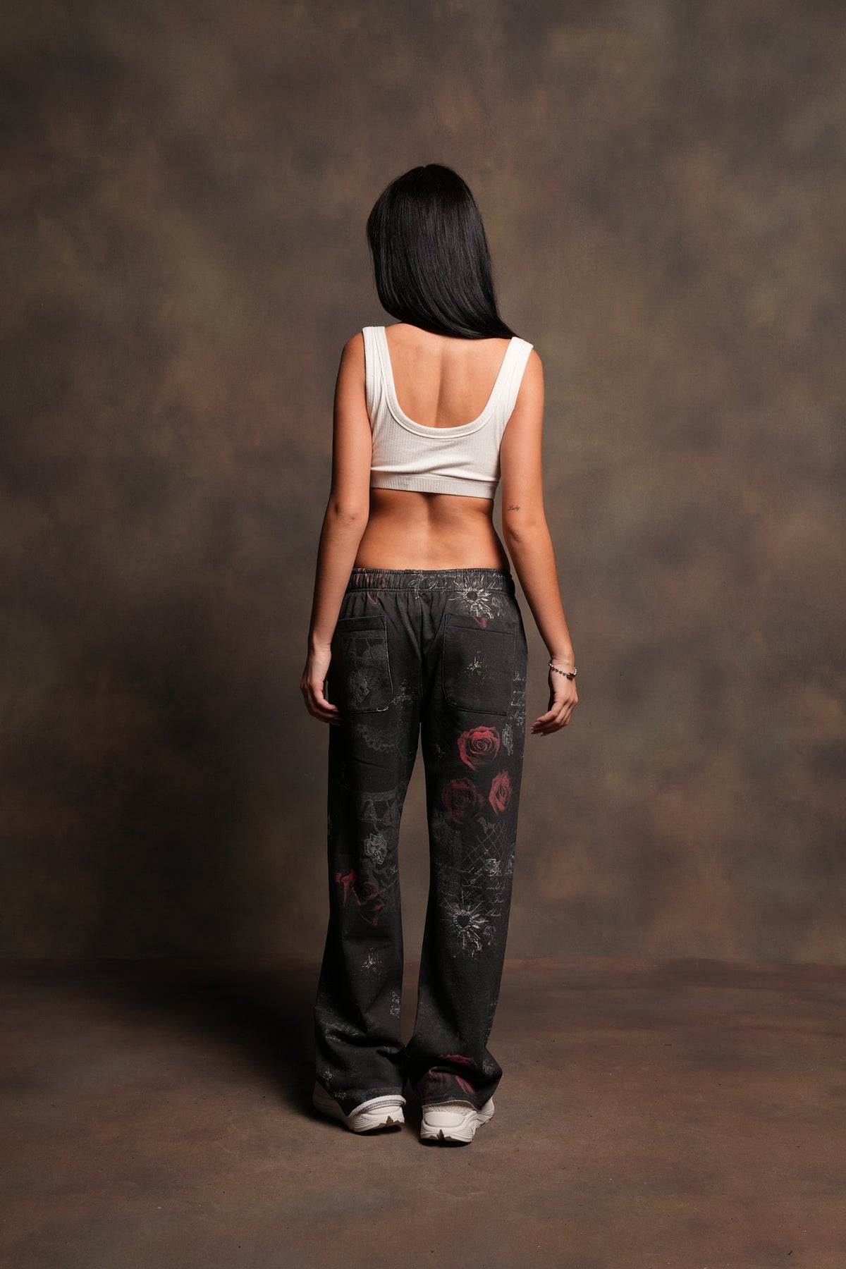 Wolves Pyramid Big Cozy Sweats In Rosas Del Corazon