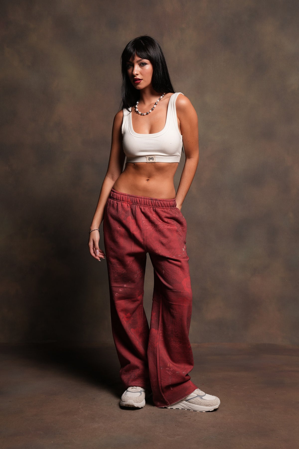 Wolves Pyramid Big Cozy Sweats In Rosas De Sangre