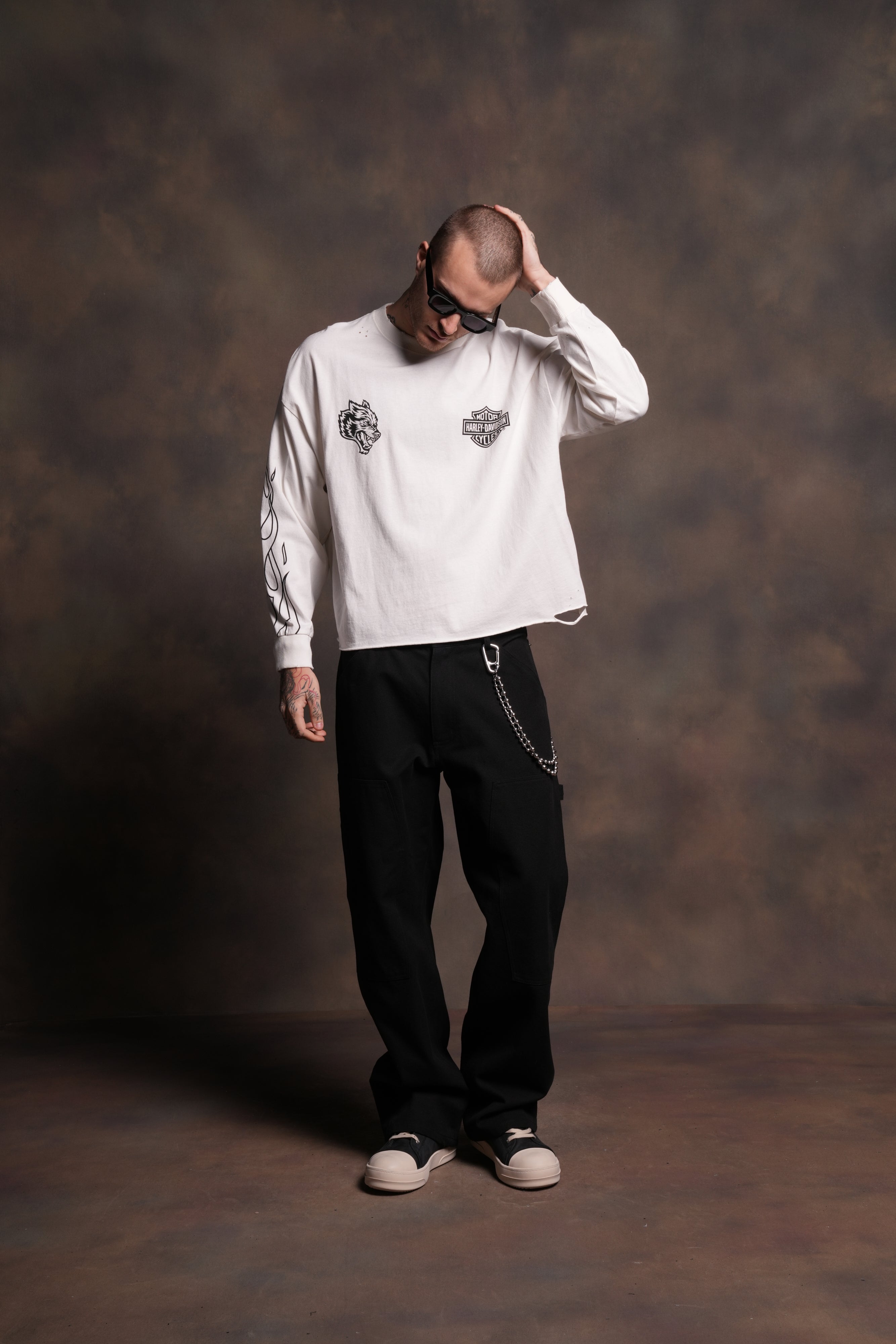 Harley-Davidson Wolves Distressed Grunge "Box Cut" L/S Tee in Cream