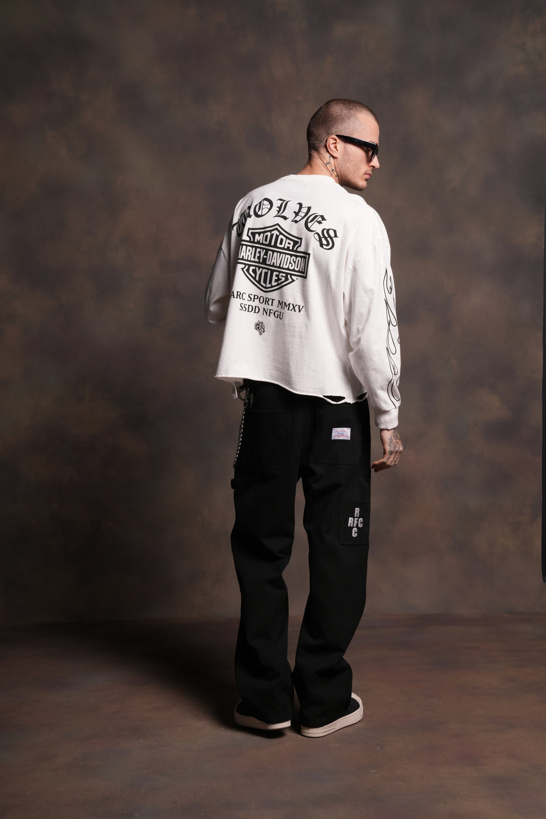 Harley-Davidson Wolves Distressed Grunge "Box Cut" L/S Tee in Cream