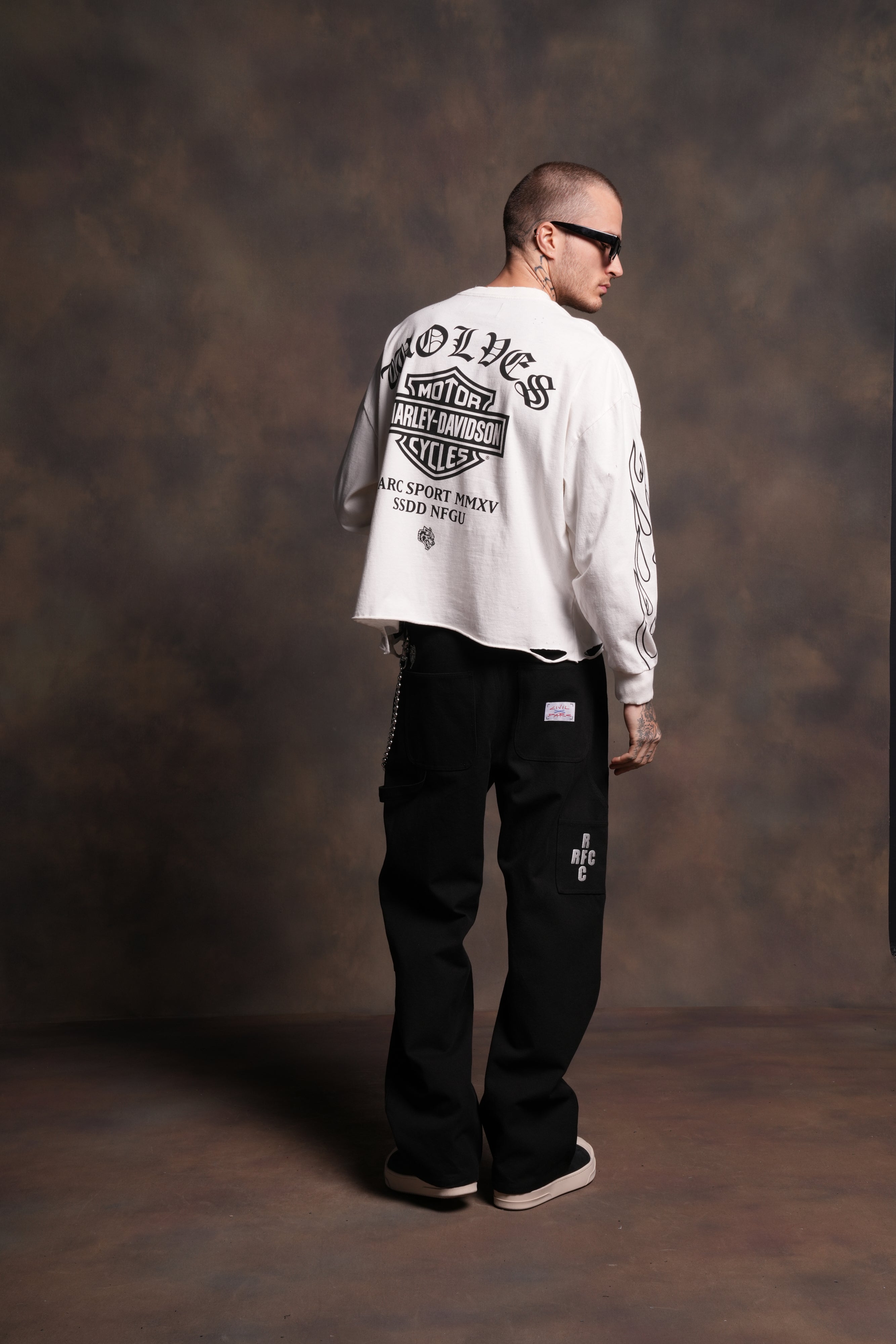 Harley-Davidson Wolves Distressed Grunge "Box Cut" L/S Tee in Cream