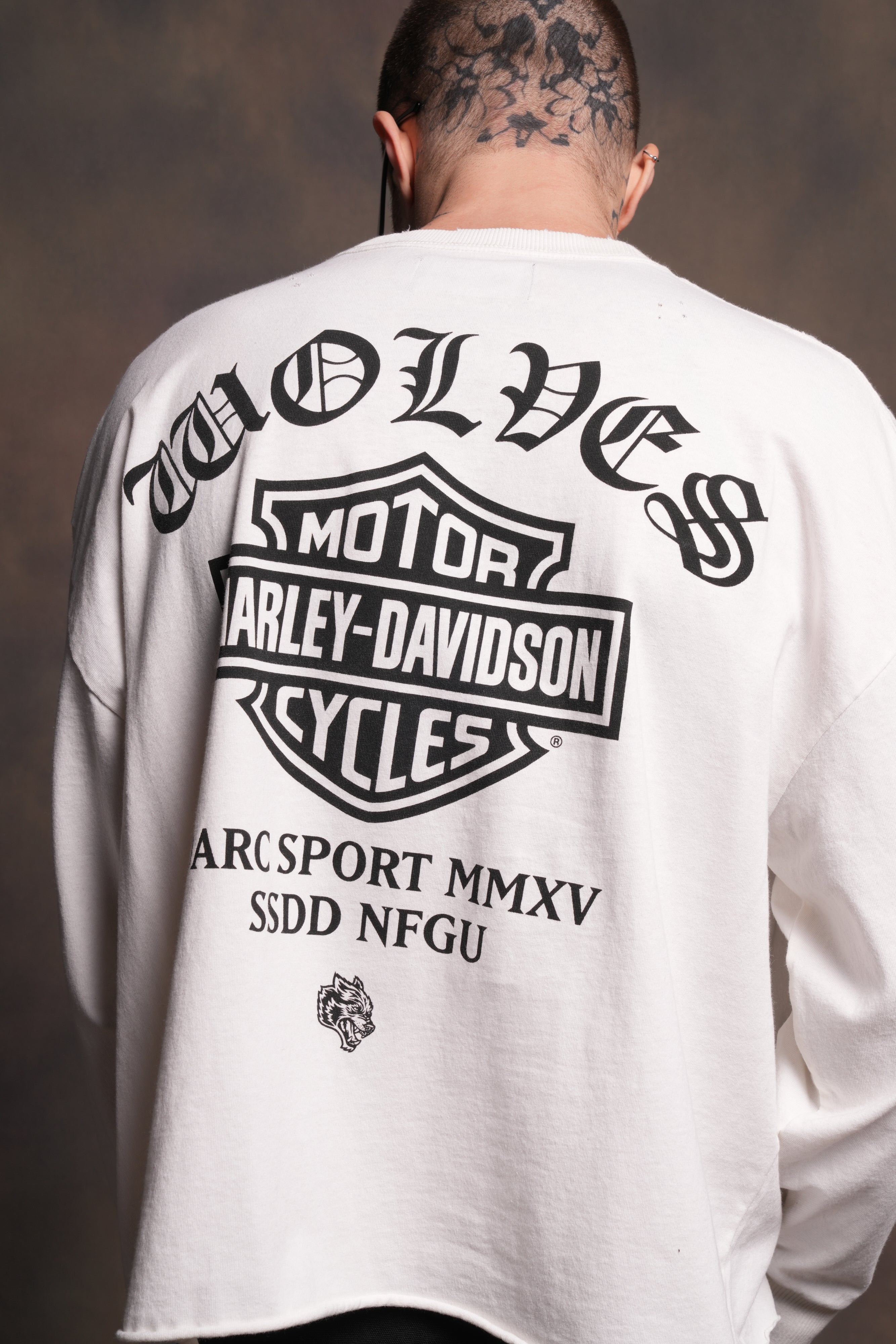 Harley-Davidson Wolves Distressed Grunge "Box Cut" L/S Tee in Cream