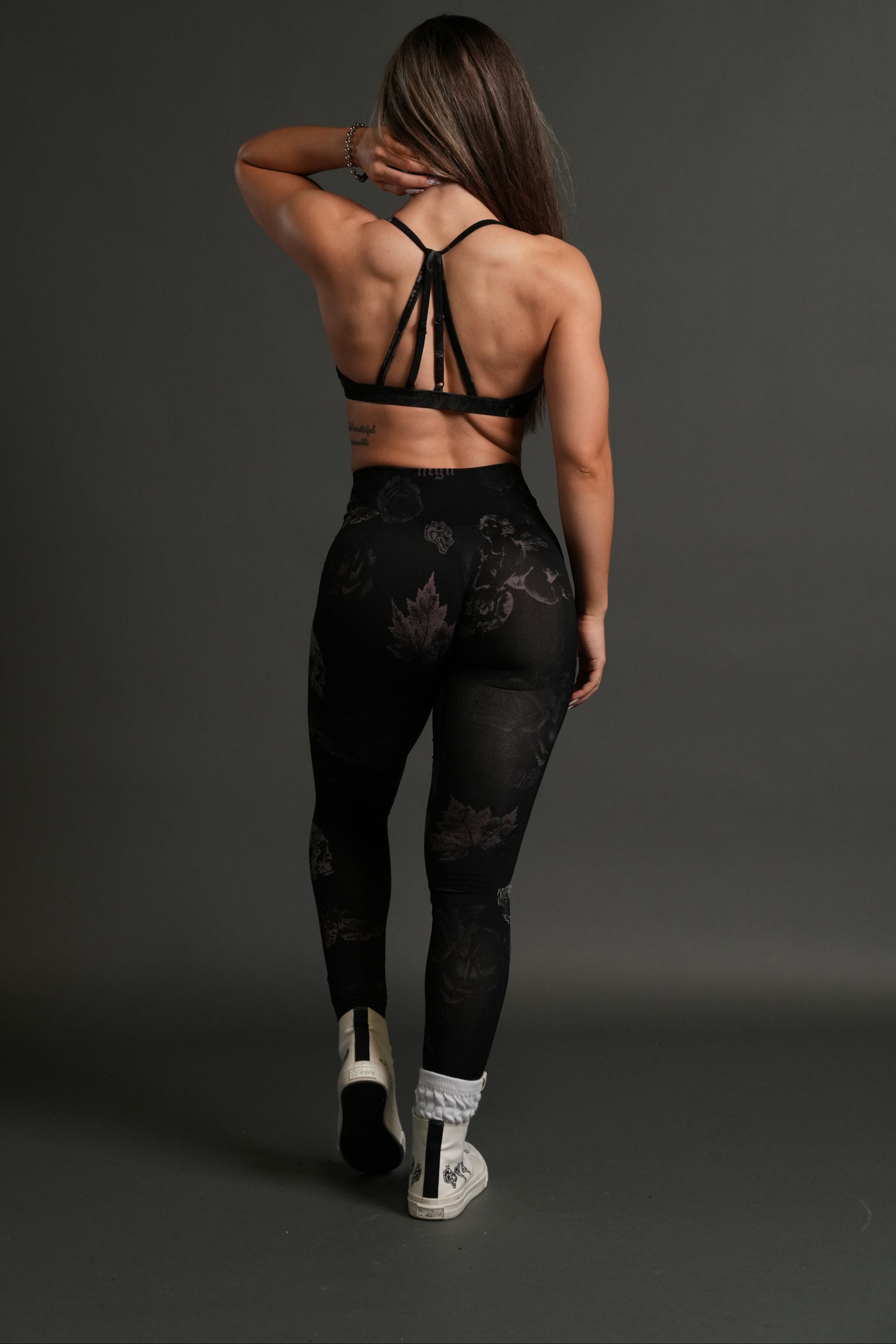 Omen "Everson" Scrunch Leggings in Black Vinatas Flora