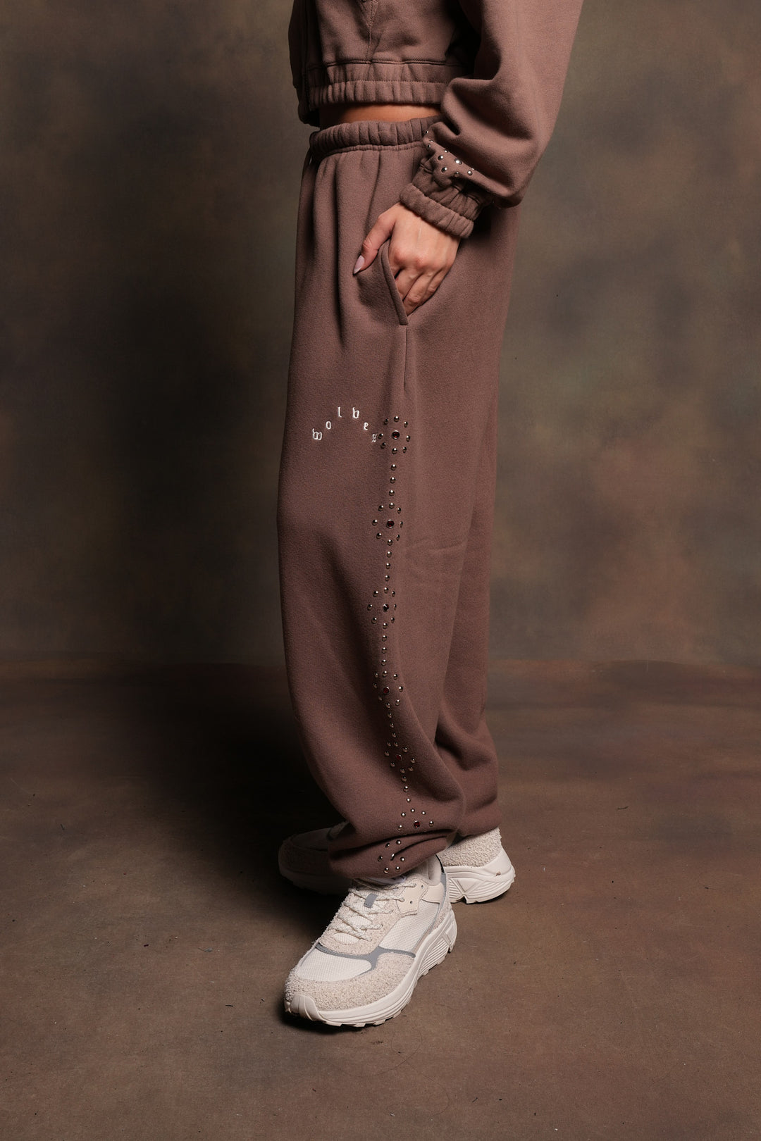 Stud Lobo Premium Lounger Sweatpants In Mojave Brown