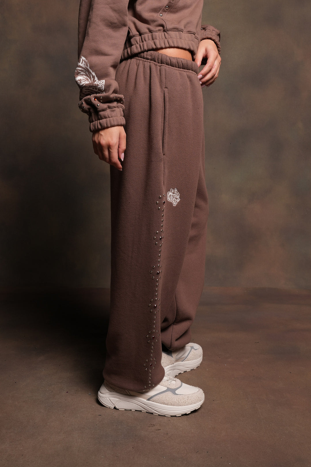 Stud Lobo Premium Lounger Sweatpants In Mojave Brown