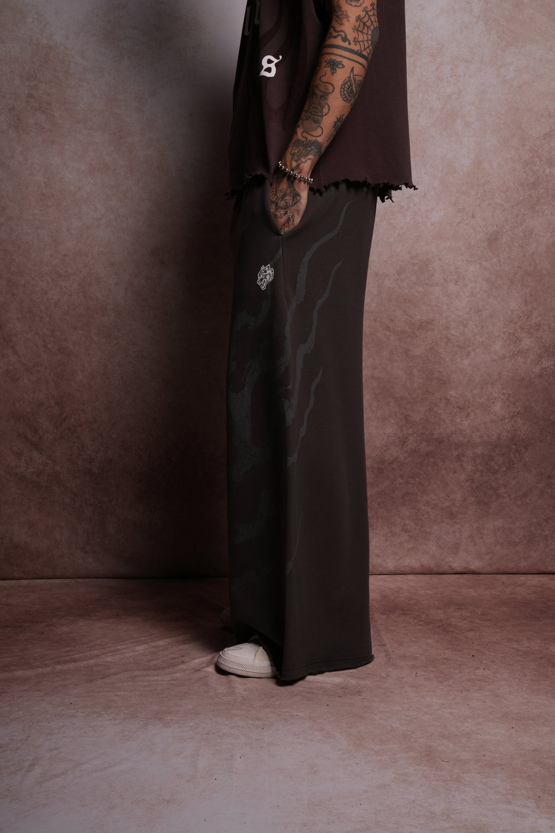 Darc Infernal Oversized Omen Sweat Pants in Wolf Gray
