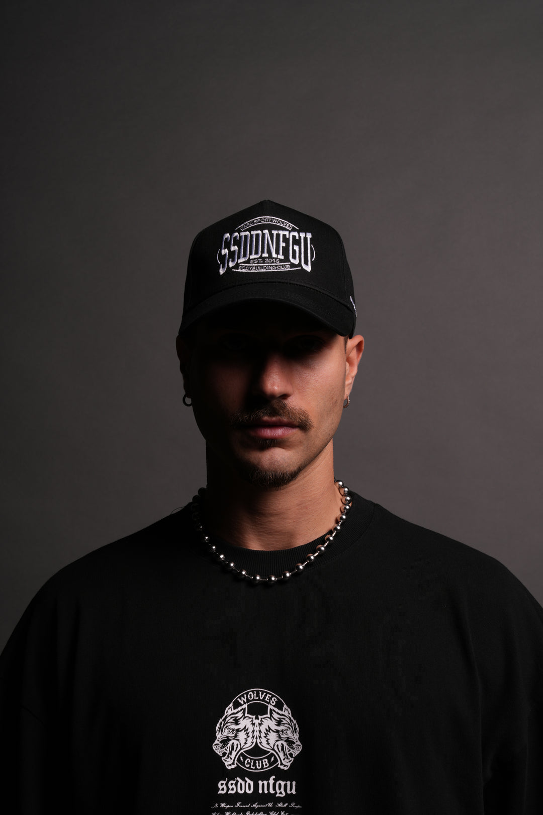SSDDNFGU FRVR 5 Panel Hat in Black