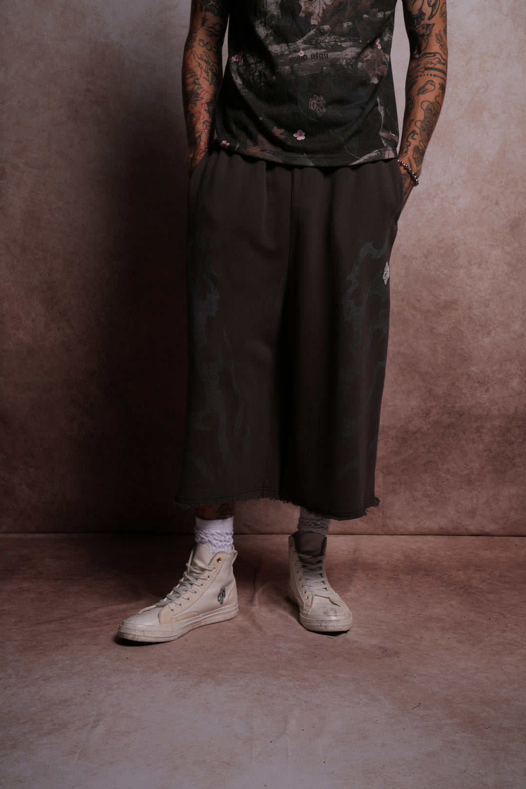 Darc Infernal Oversized Omen Cropped Sweat Pants in Wolf Gray