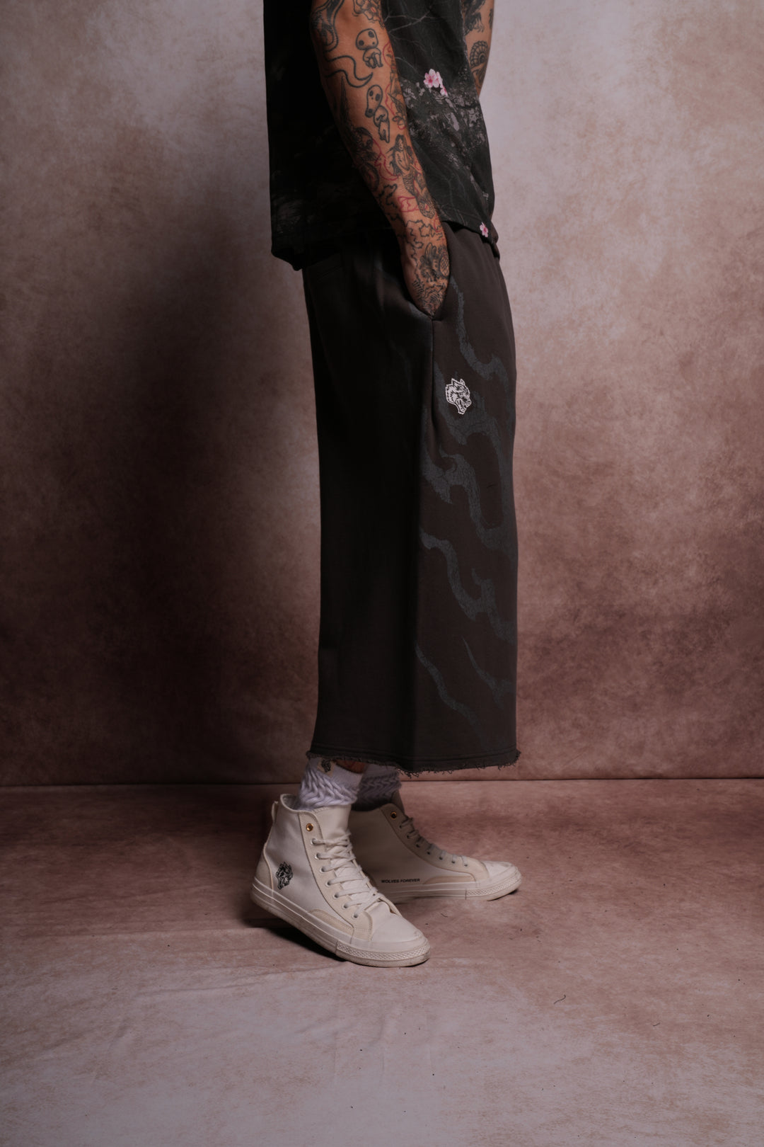 Darc Infernal Oversized Omen Cropped Sweat Pants in Wolf Gray