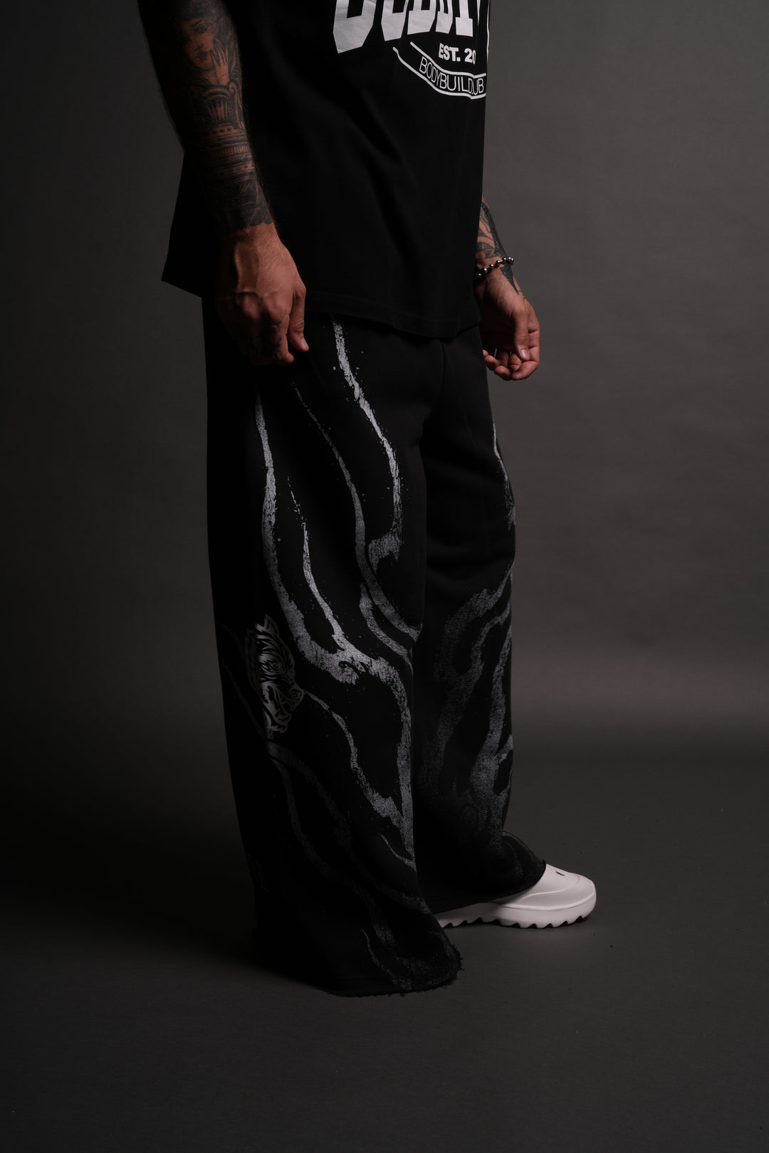 Darc Flame Oversized Omen Sweat Pants in Black