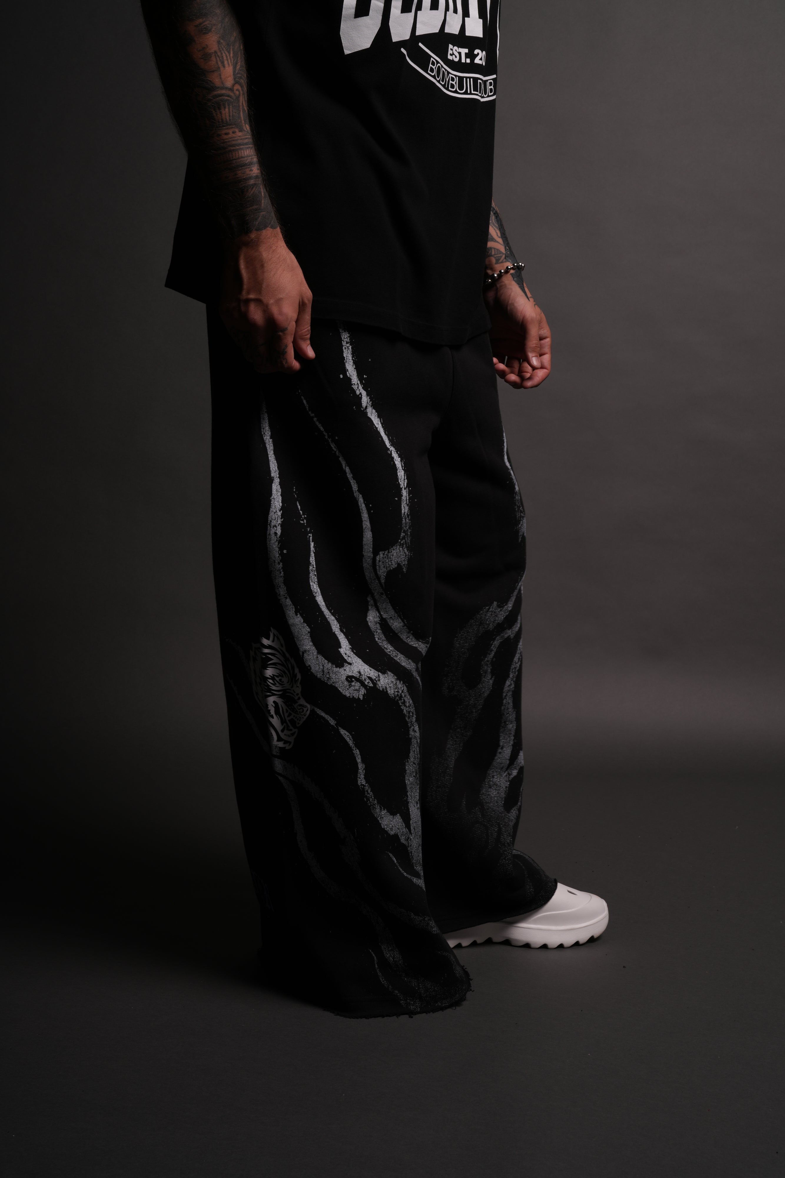 Darc Flame Oversized Omen Sweat Pants in Black